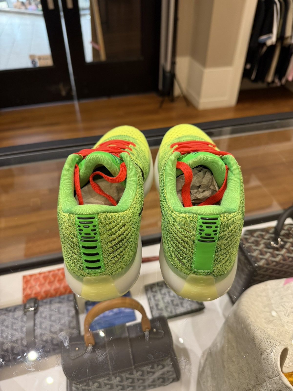 Nike Nike ID. Kobe 10 Elite ‘Grinch’ Size US 8 / EU 41 - 6 Thumbnail