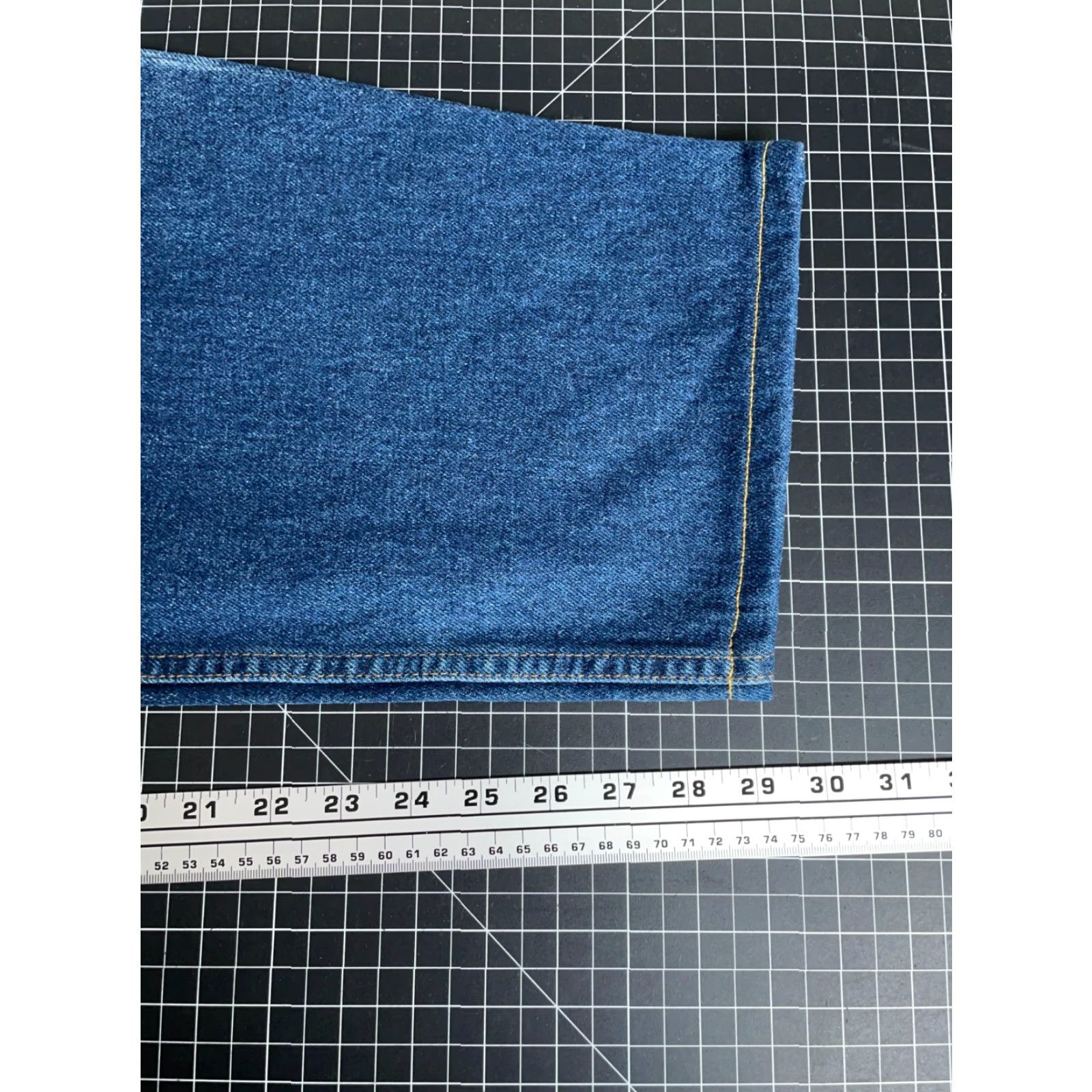 Levi's VINTAGE Levi's 550 Jeans Men’s 38 x 34 Blue Relaxed Fit 1998 90s Grunge Retro 29 Inseam Zip Fly Straight Mens Regular Denim 100% Cotton Mexico Size US 36 / EU 52 - 6 Thumbnail