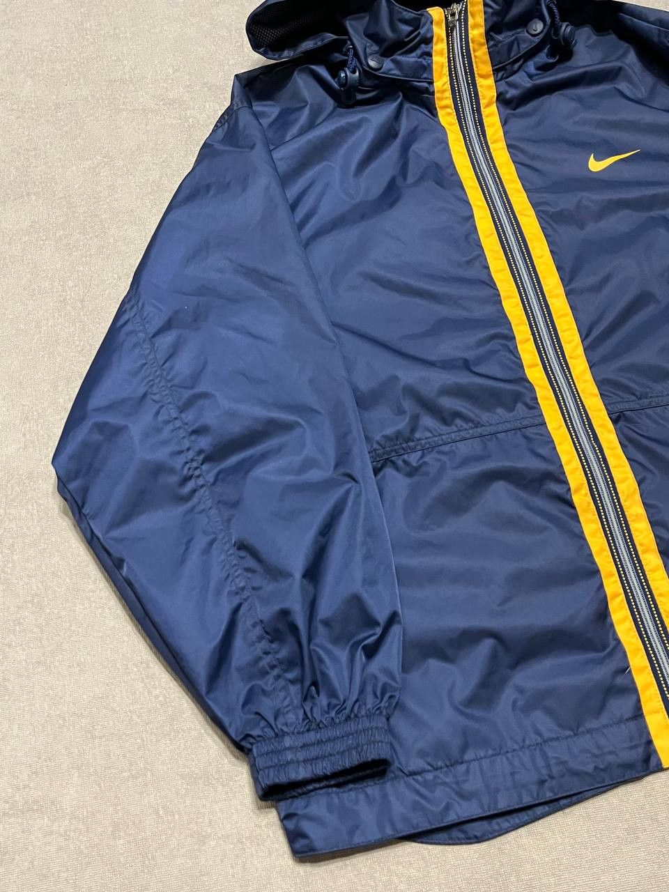 Nike Vintage Nike Windbreaker Track Jacket Big Logo Men Size US M / EU 48-50 / 2 - 4 Thumbnail