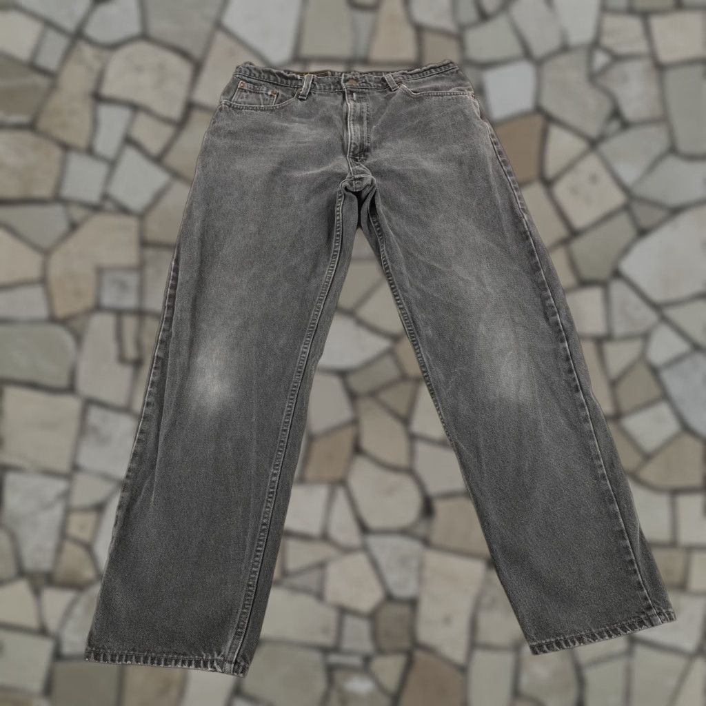 Levi's VINTAGE Levi's Jeans Mens 38x32 Gray Denim 550 Relaxed Tapered 90s 90s Levi's 500 Series Regular Mens Jeans Gray Cotton Denim Bagging 38x32 Size US 35 - 1 Thumbnail