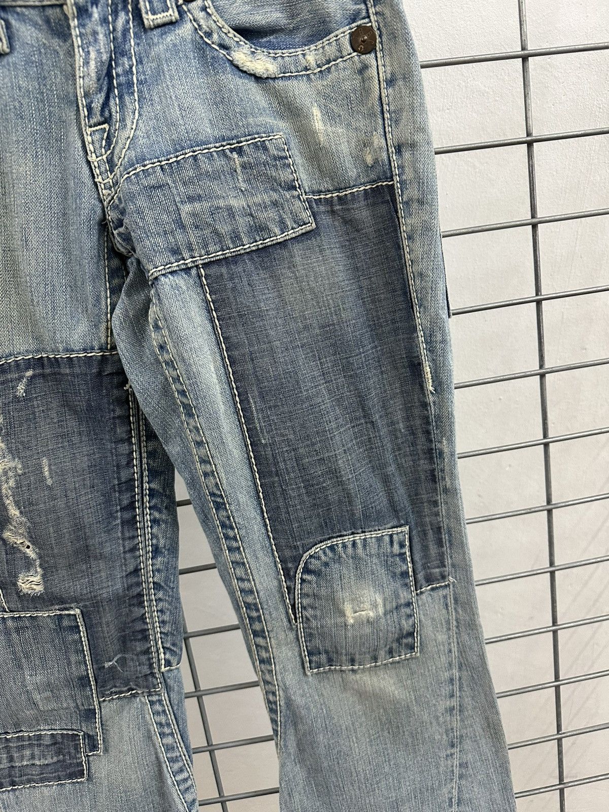 True Religion Rare And Beautiful True Religion Patch Work Flared Jeans Size 26" / US 2 / IT 38 - 7 Thumbnail