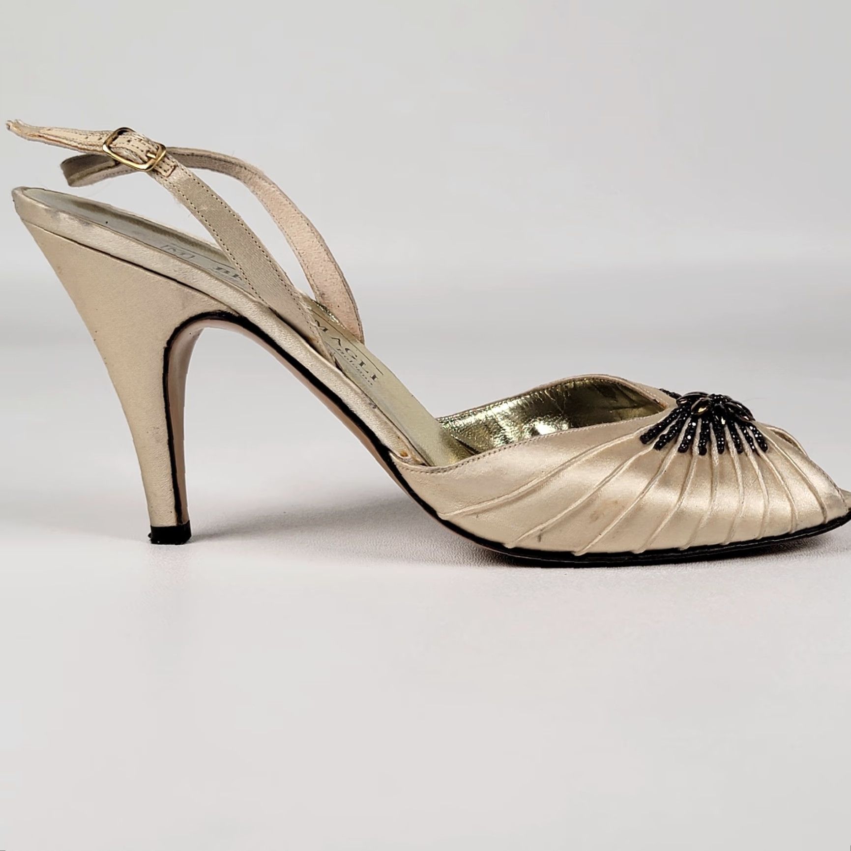 Bruno Magli VINTAGE Bruno Magli Heels Beige Beaded Italian Leather Slingbacks Size 7 AA Women's Stiletto Party/Cocktail Size US 7 / IT 37 - 4 Thumbnail