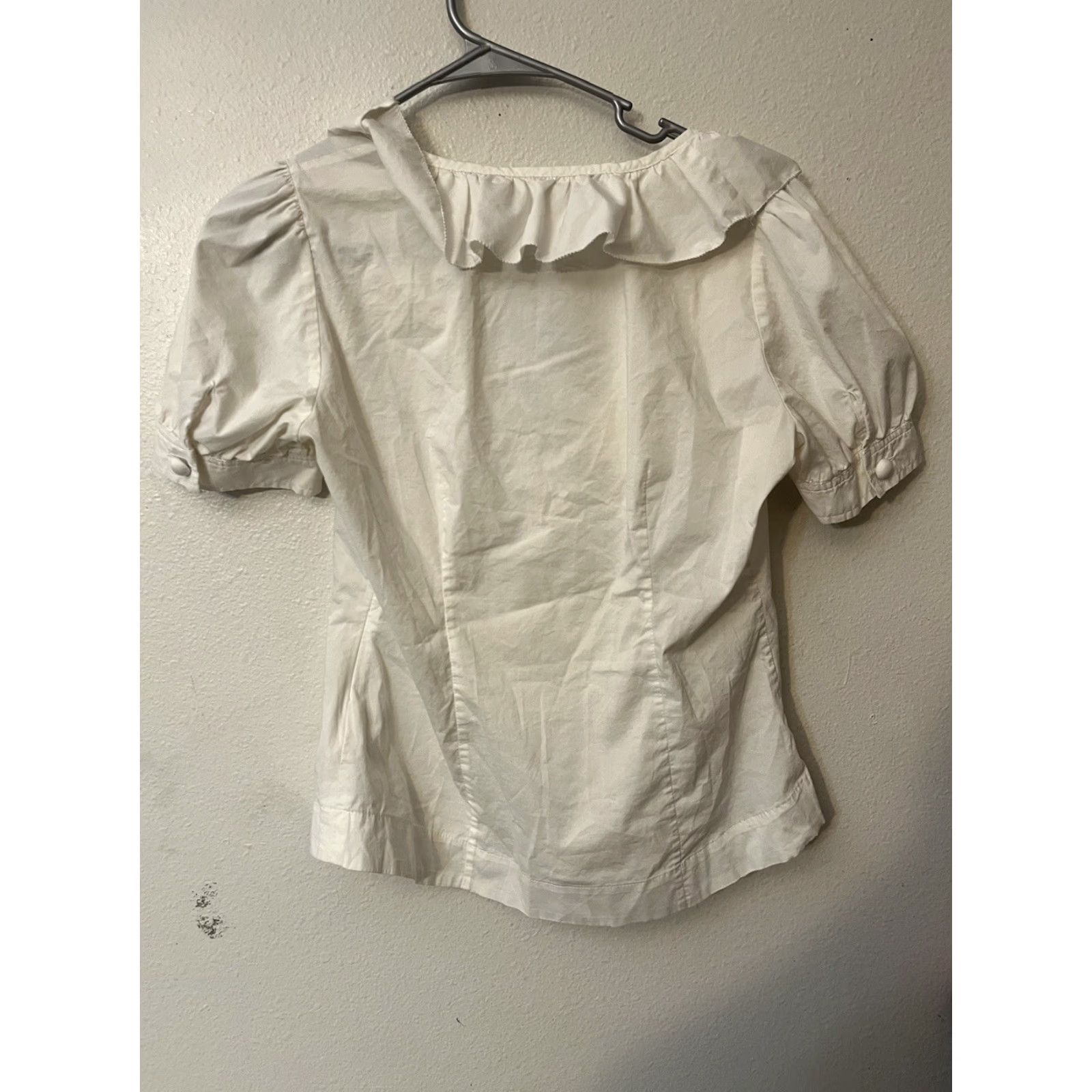 Banana Republic Banana Republic Womens White Blouse V-Neck Button Cuff Front Button Sz 6P Puff Sleeve Ruffle Casual Workwear 67% Cotton 29% Polyester 4% Spandex Size M / US 6-8 / IT 42-44 - 3 Thumbnail