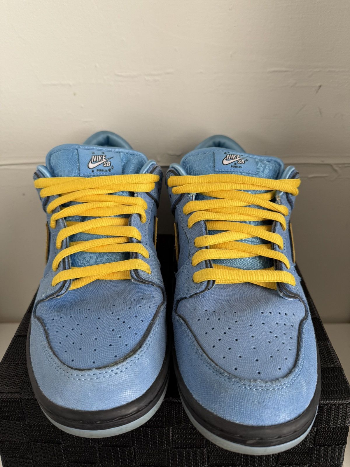 Nike SB Nike SB Dunk Low Powerpuff Girls Bubbles Size US 9.5 / EU 42-43 - 2 Thumbnail