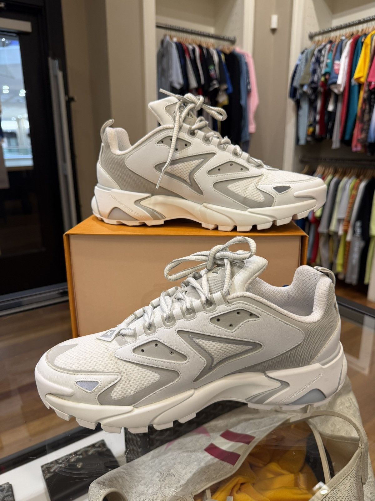 Louis Vuitton Louis Vuitton Runner Tatic Sneaker - White Size US 10 / EU 43 - 3 Thumbnail