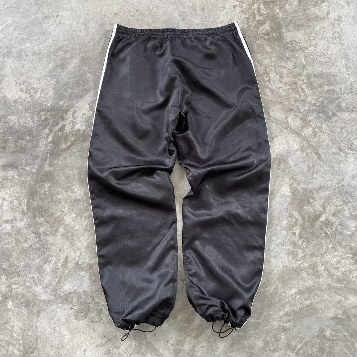 Adidas × Vintage 🔴 Vintage Y2K Adidas Baggy Sweatpants Trackpants 🔴 Size US 34 / EU 50 - 2 Thumbnail