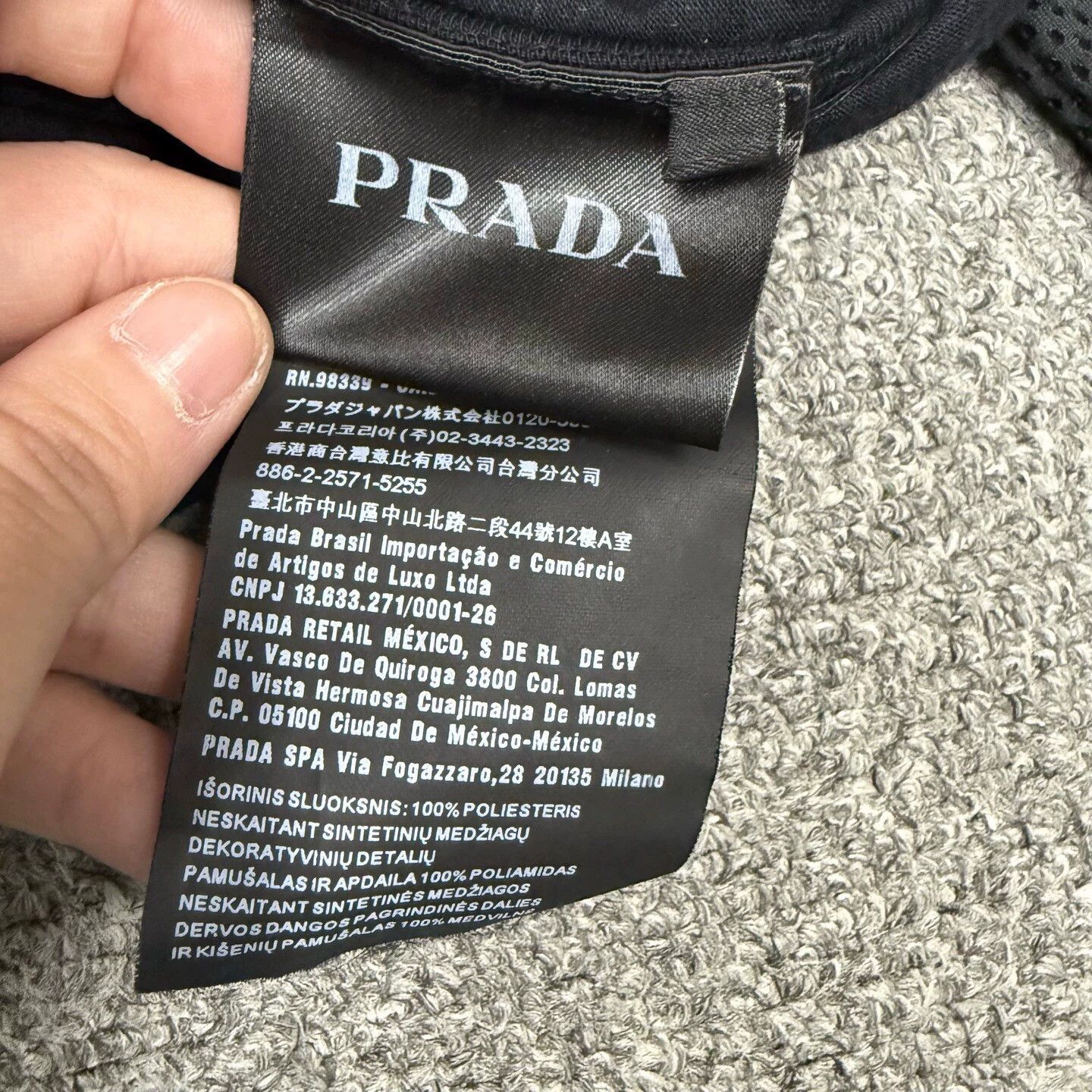 Prada Prada black logo hem shell jacket M 99 new Size US M / EU 48-50 / 2 - 4 Thumbnail