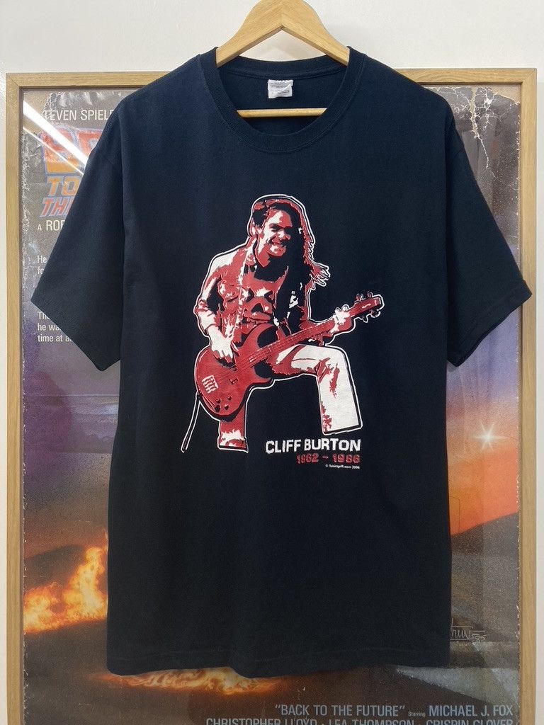 Gildan × Metallica × Vintage 2006 Vintage Cliff Burton Metallica Bassist Memorial T Shirt Size US L / EU 52-54 / 3 - 1 Thumbnail
