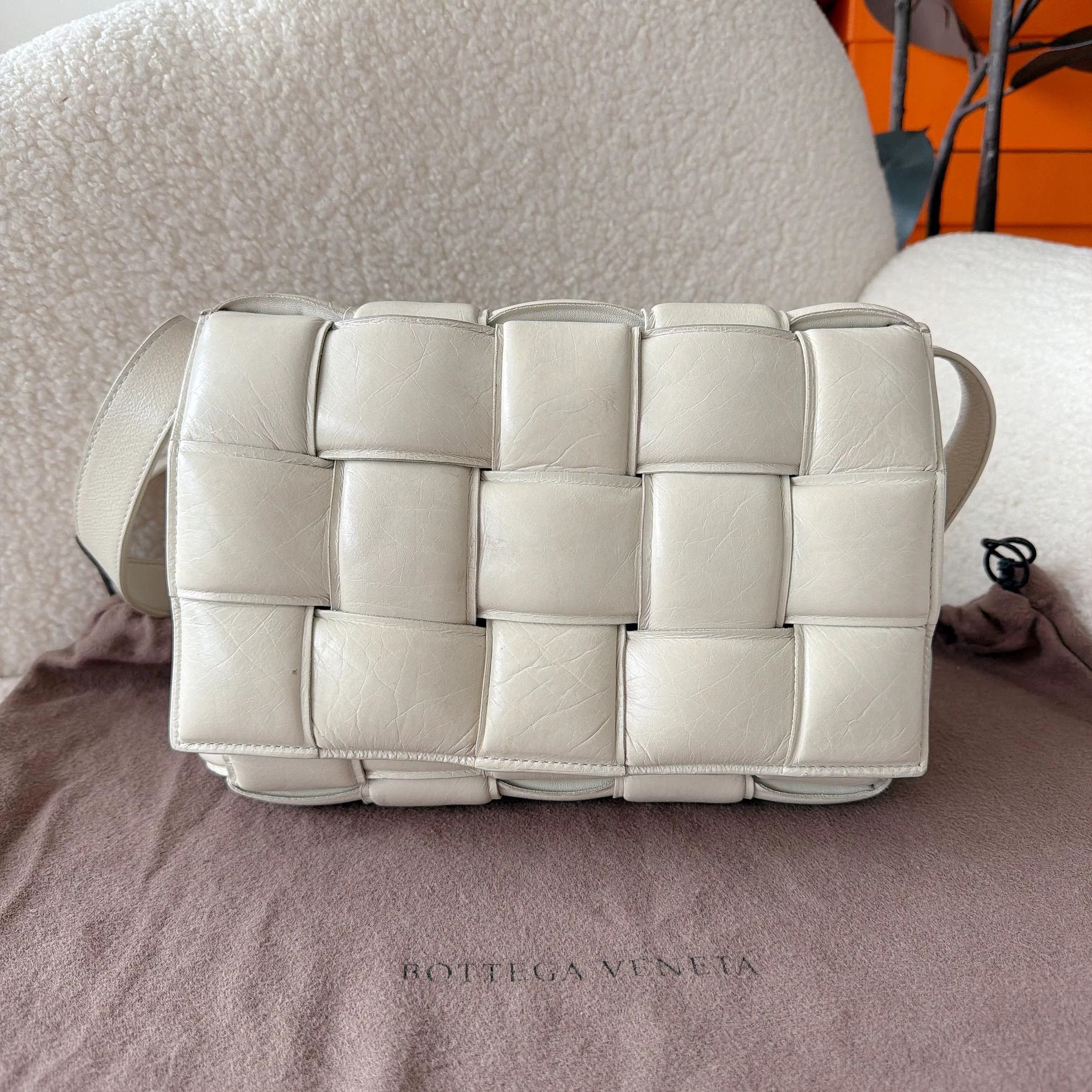 Bottega Veneta BV Padded Cassette White Intrecciato Calfskin 15 Size ONE SIZE - 1 Thumbnail