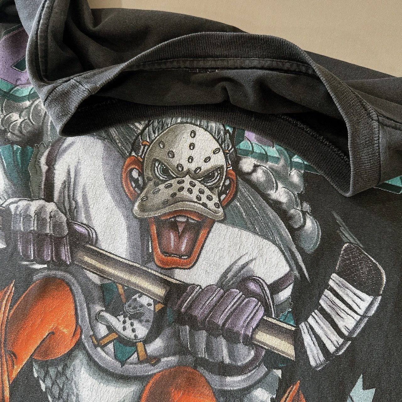 Vintage 90s Anaheim Ducks, Mighty Ducks NHL t-shirt/ XL Size US XL / EU 56 / 4 - 9 Thumbnail