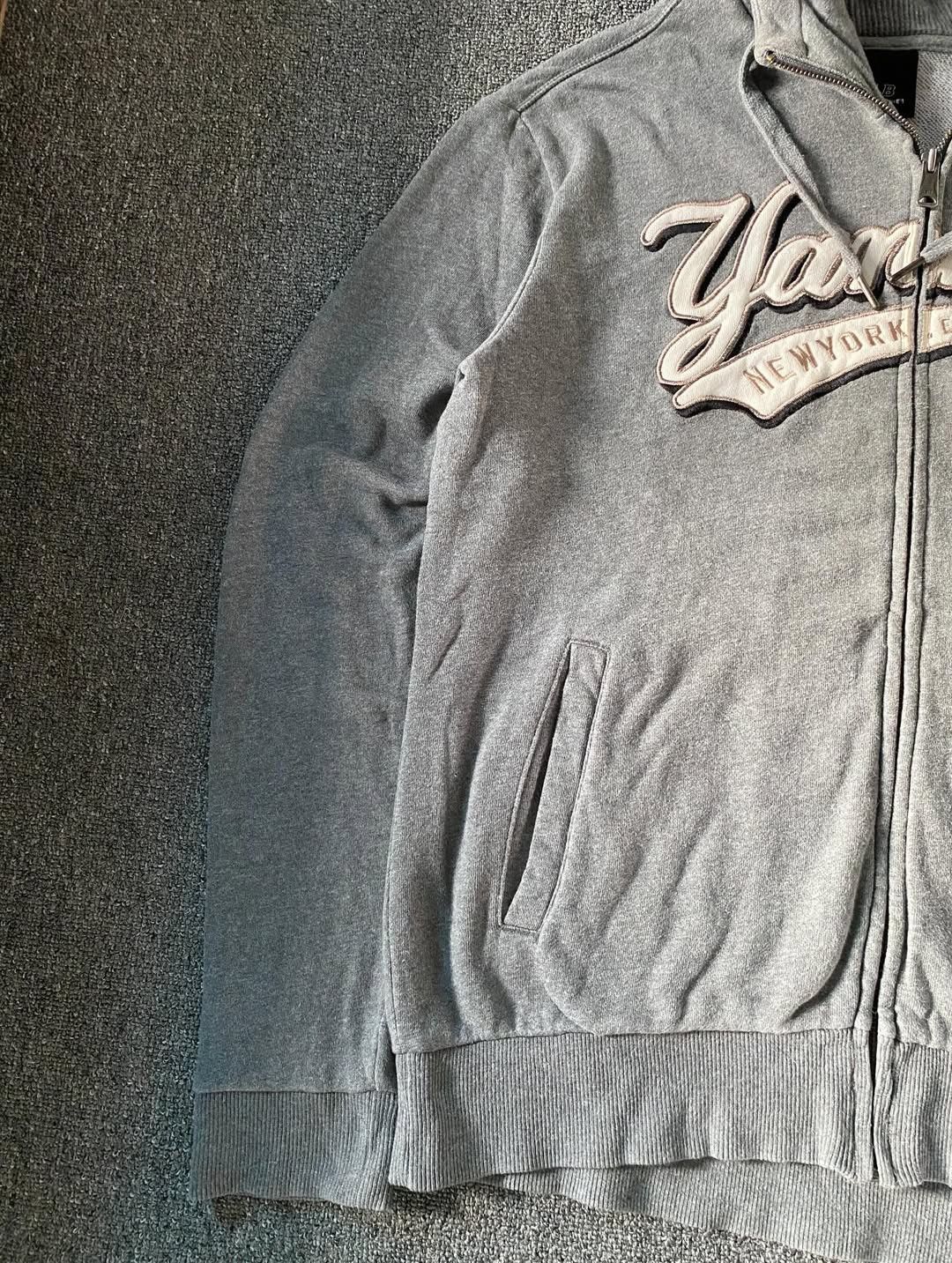 MLB MLB New York Yankees Embroidered Zip Hoodie Size US L / EU 52-54 / 3 - 3 Thumbnail