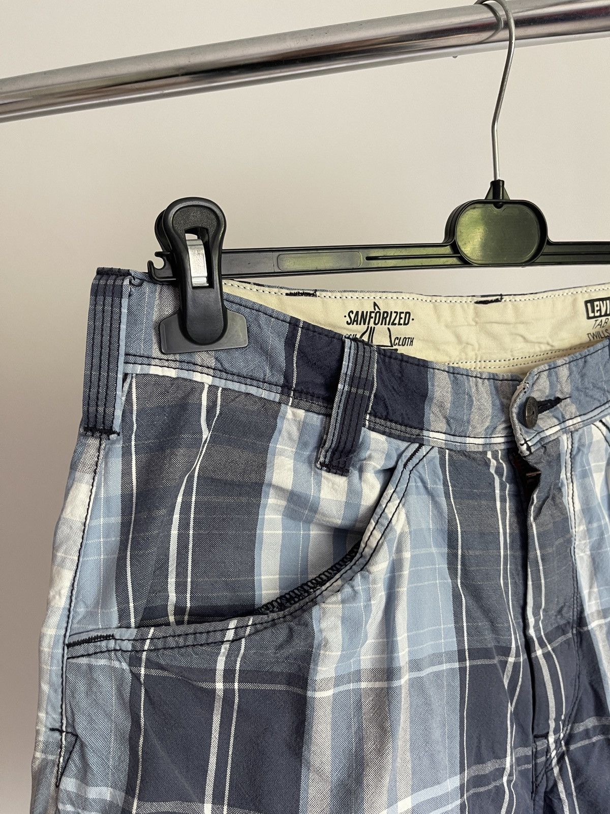 Levi's Levi’s Tab Twills Mens Plaid Cargo Shorts Blue Size 31 Size US 31 - 3 Thumbnail