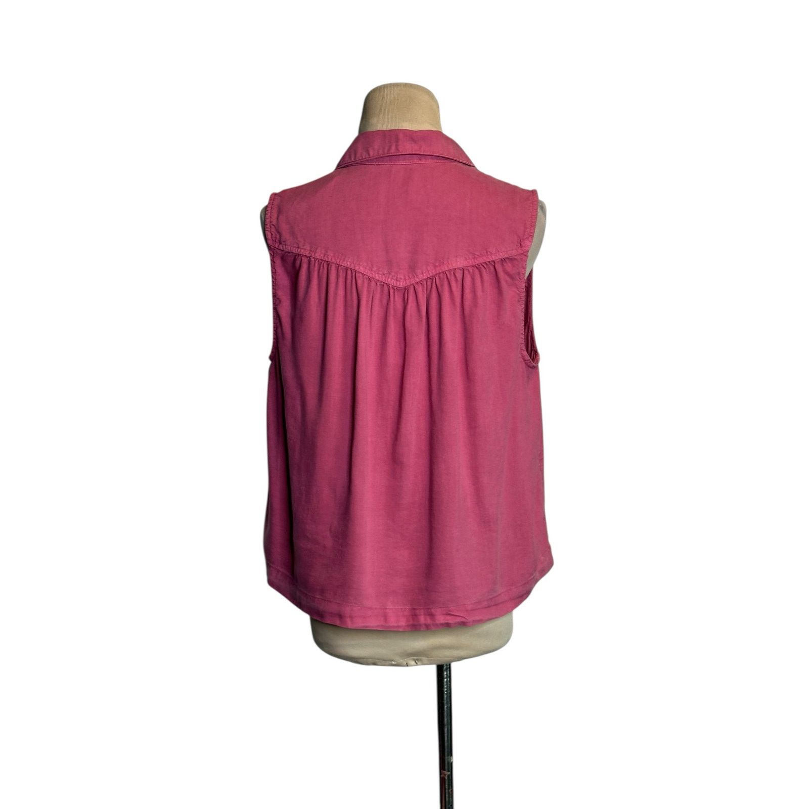 Bella Dahl Bella Dahl pink sleeveless buttoned blouse size small Size S / US 4 / IT 40 - 2 Thumbnail