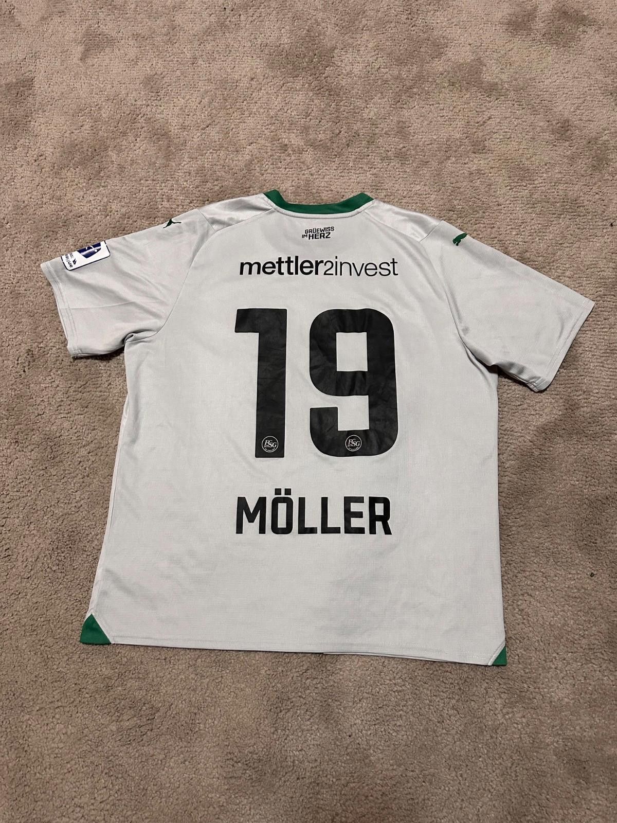 Puma #19 Moller Puma St.Gallen 2023/2024 Football Shirt Jersey XL Size US XL / EU 56 / 4 - 7 Thumbnail