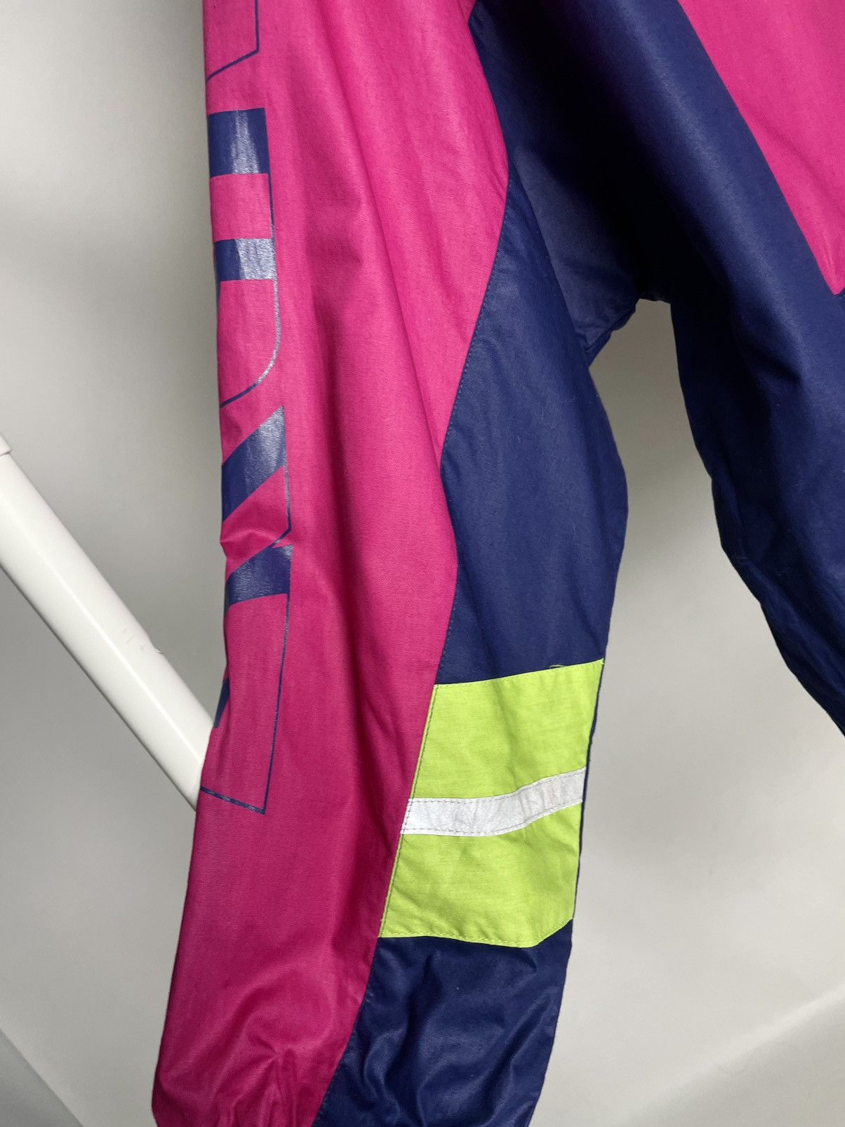 Puma Puma 😈 Vintage Pink Rain Light Hooded Supreme Jacket Size US L / EU 52-54 / 3 - 8 Thumbnail