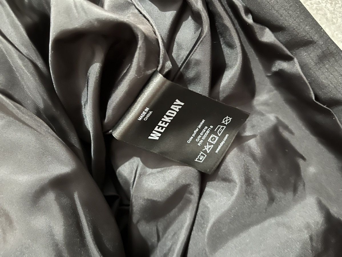 Weekday Weekday Cole Puffer Jacket - black (S) Size US S / EU 44-46 / 1 - 4 Thumbnail