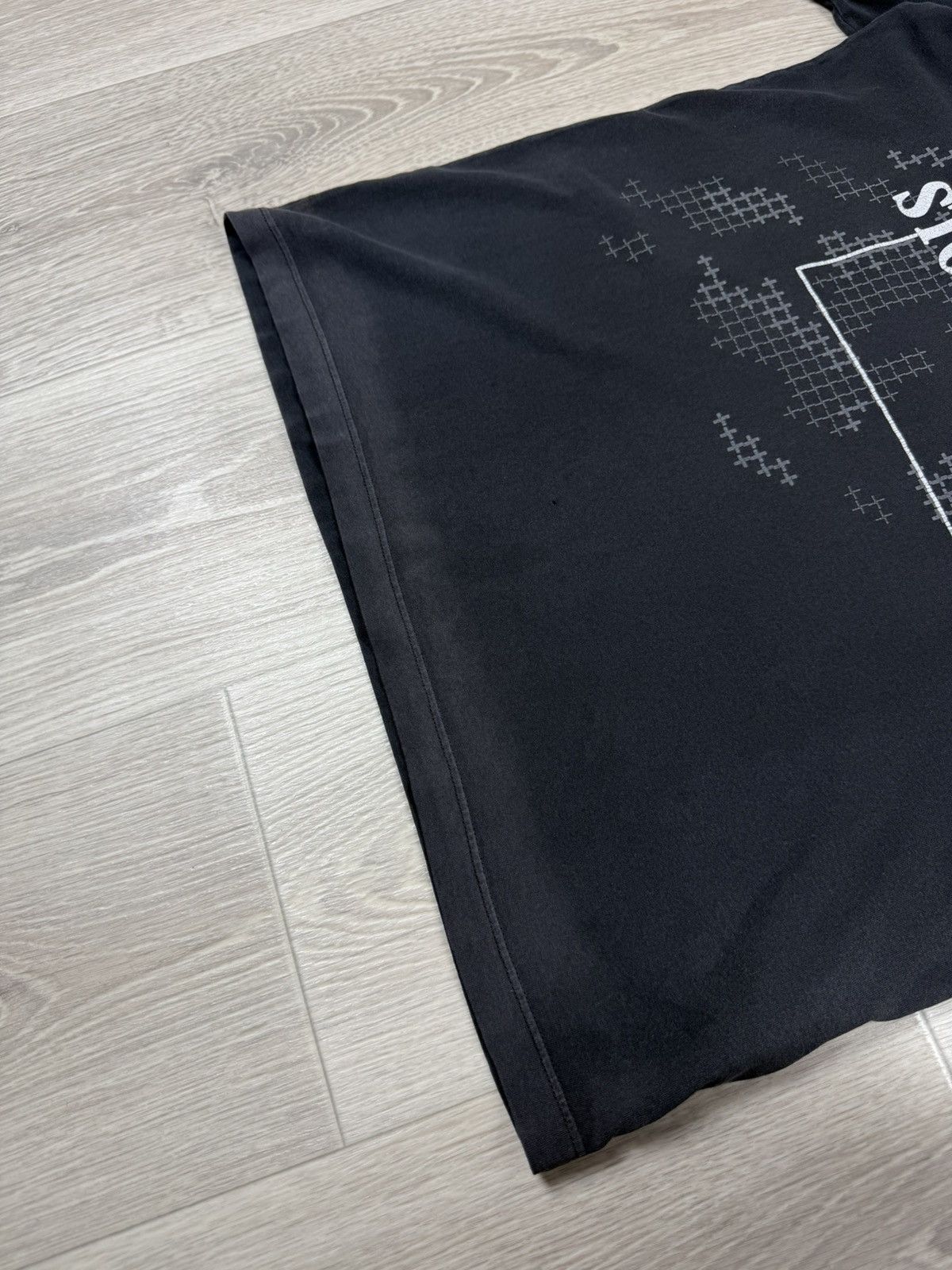 Stone Island Stone Island Geometric Logo Print Black Distressed T-Shirt Size US M / EU 48-50 / 2 - 6 Thumbnail