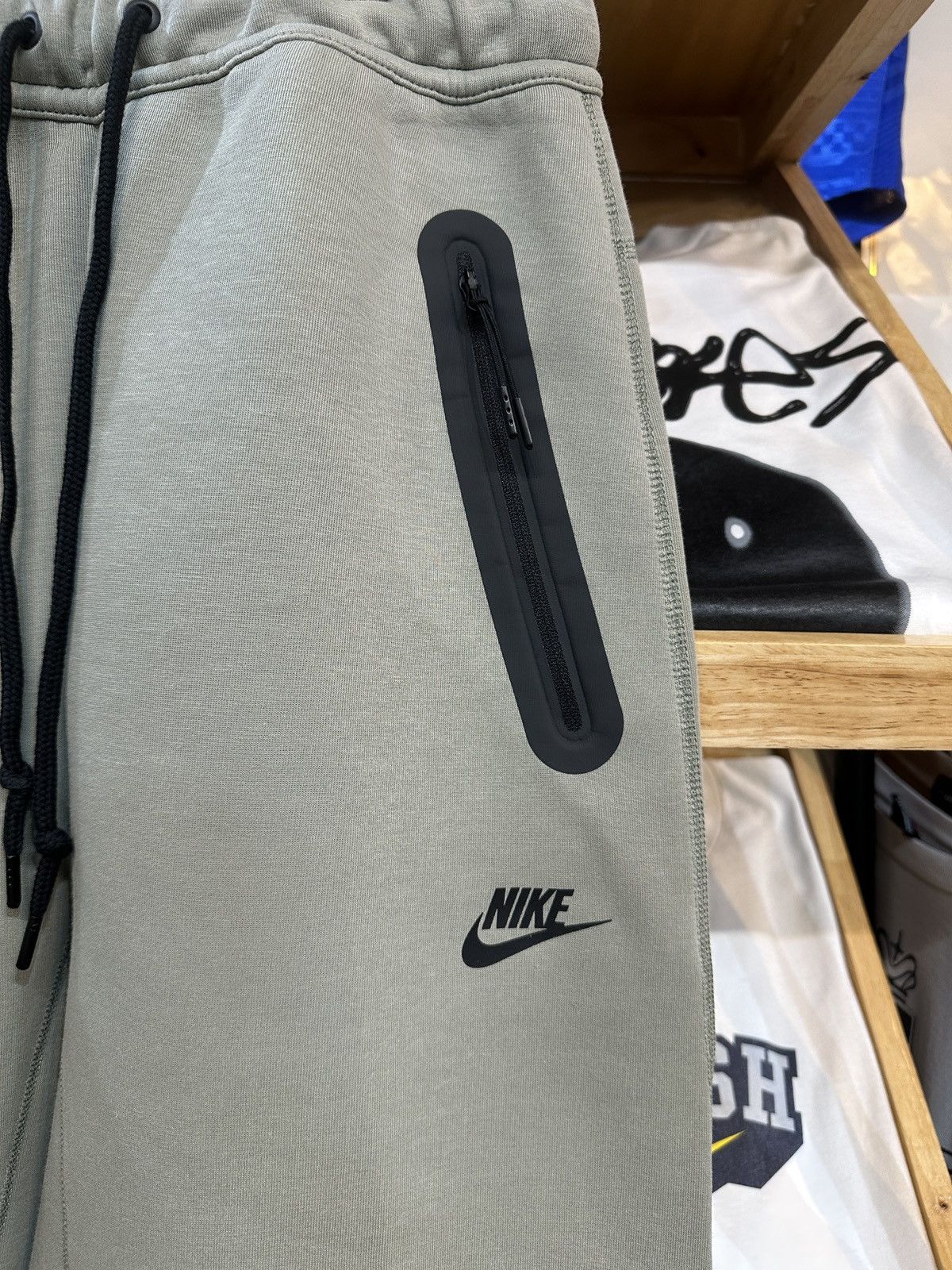 Nike Nike Tech Fleece Track Pants Size US 30 / EU 46 - 7 Thumbnail