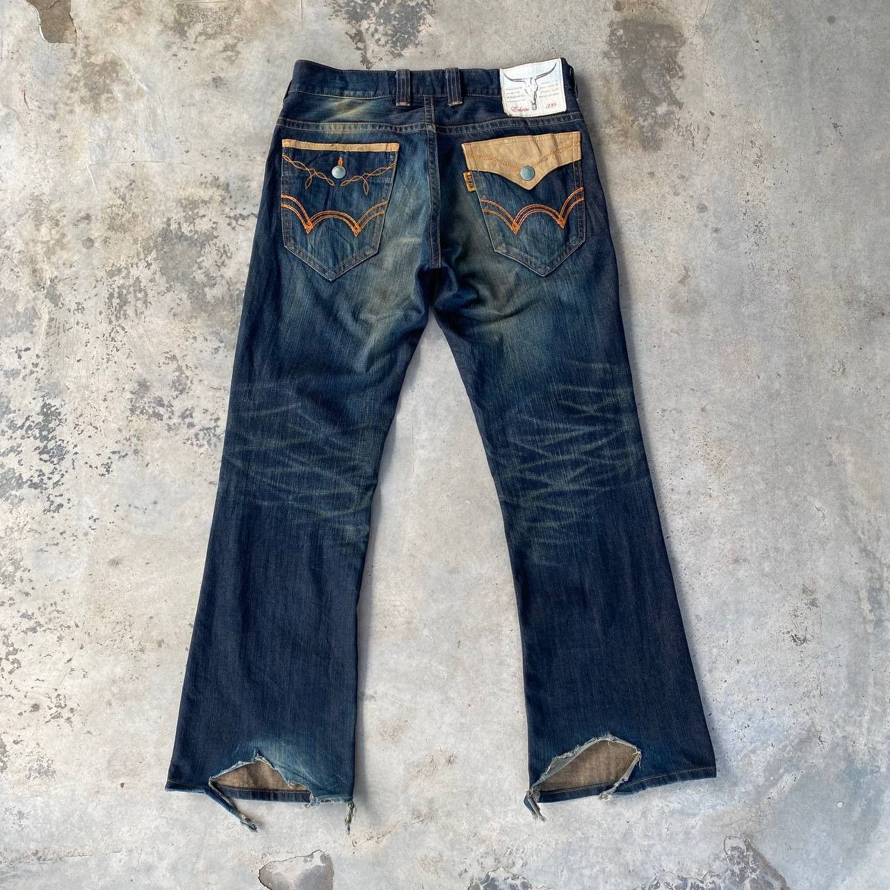 Edwin VINTAGE EDWIN FLARED BULL DISTRESSED RIPPED KNEE RUSTY WASH Size US 32 / EU 48 - 4 Thumbnail