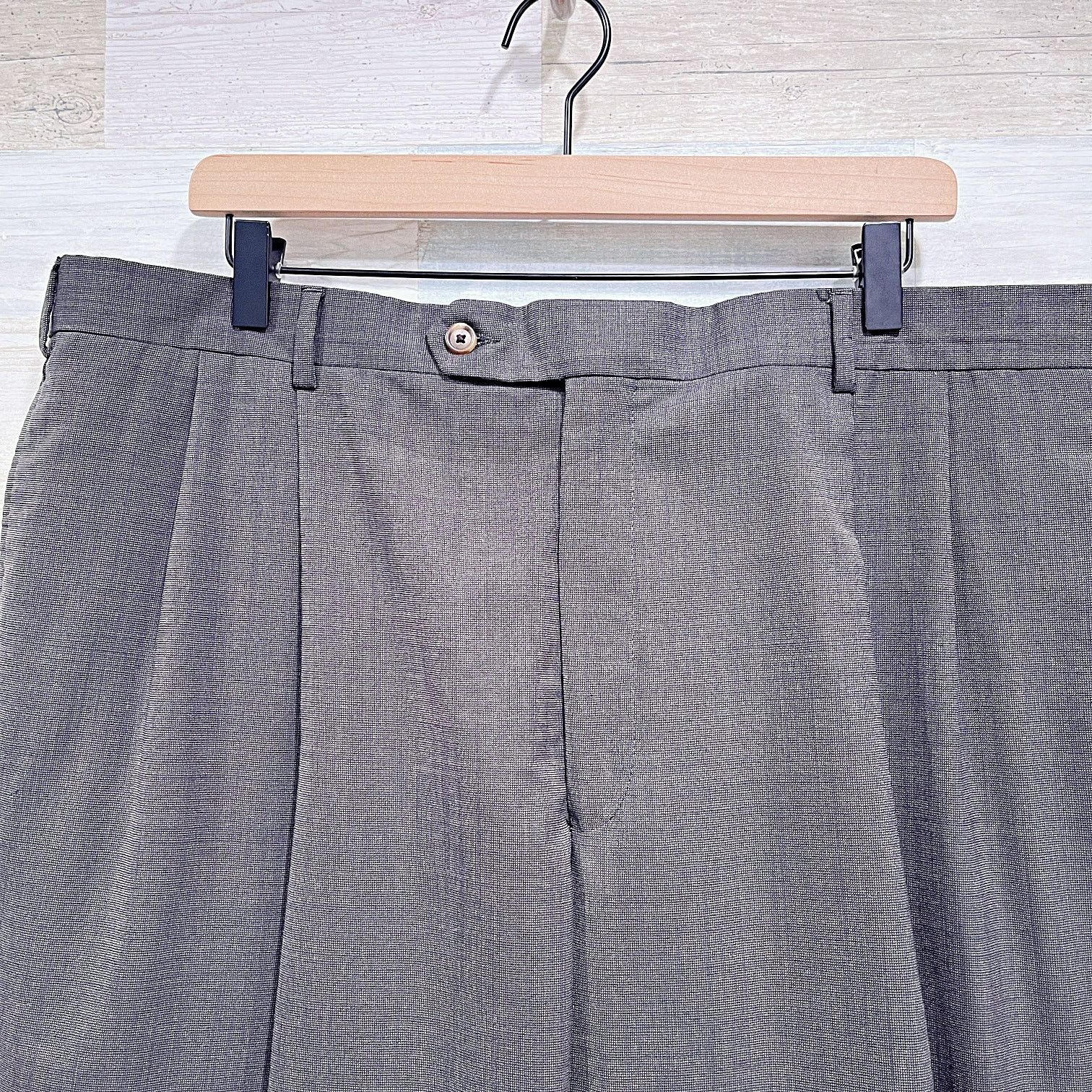 Jos. A. Bank Jos A Bank Wool Birdseye Suit Gray Mens 46R 40W Size 46R - 10 Thumbnail