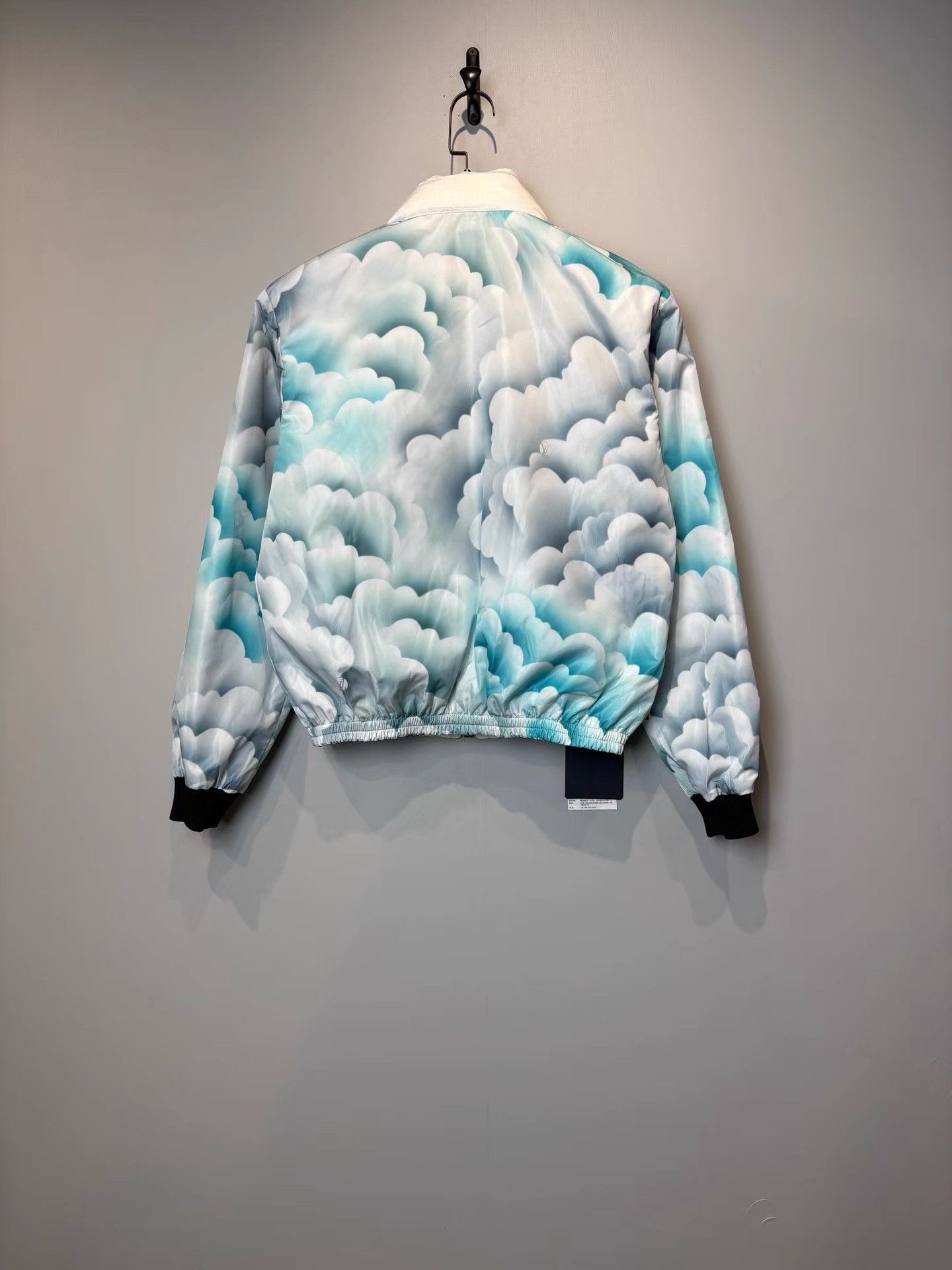 Louis Vuitton Louis Vuitton Reversible Monogram Zip-Up Jacket K36 Size XS / US 0-2 / IT 36-38 - 4 Thumbnail