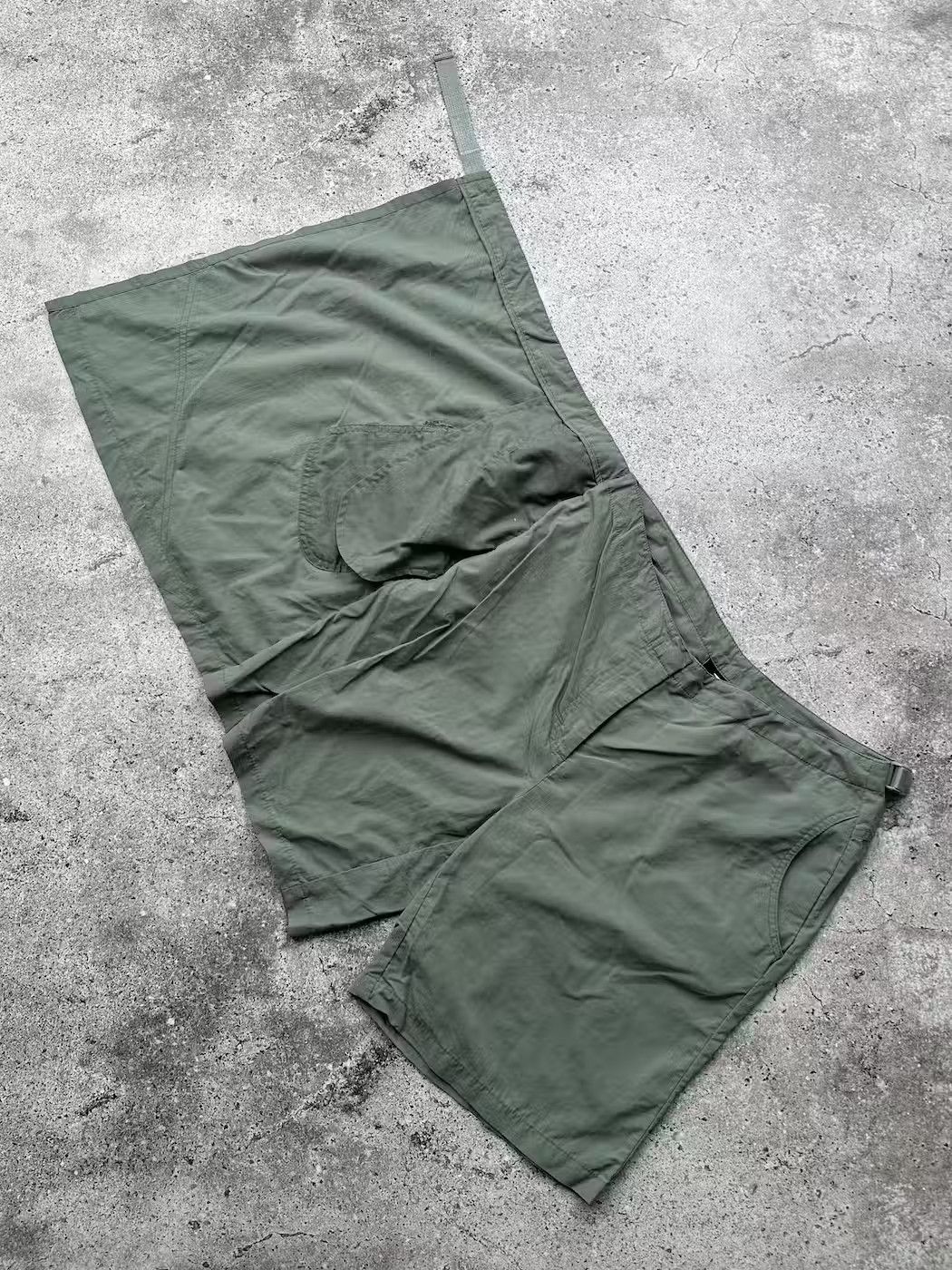 image of Avant Garde Vintage Amazing Shorts/skirt in Green/Grey, Women's (Size 27)