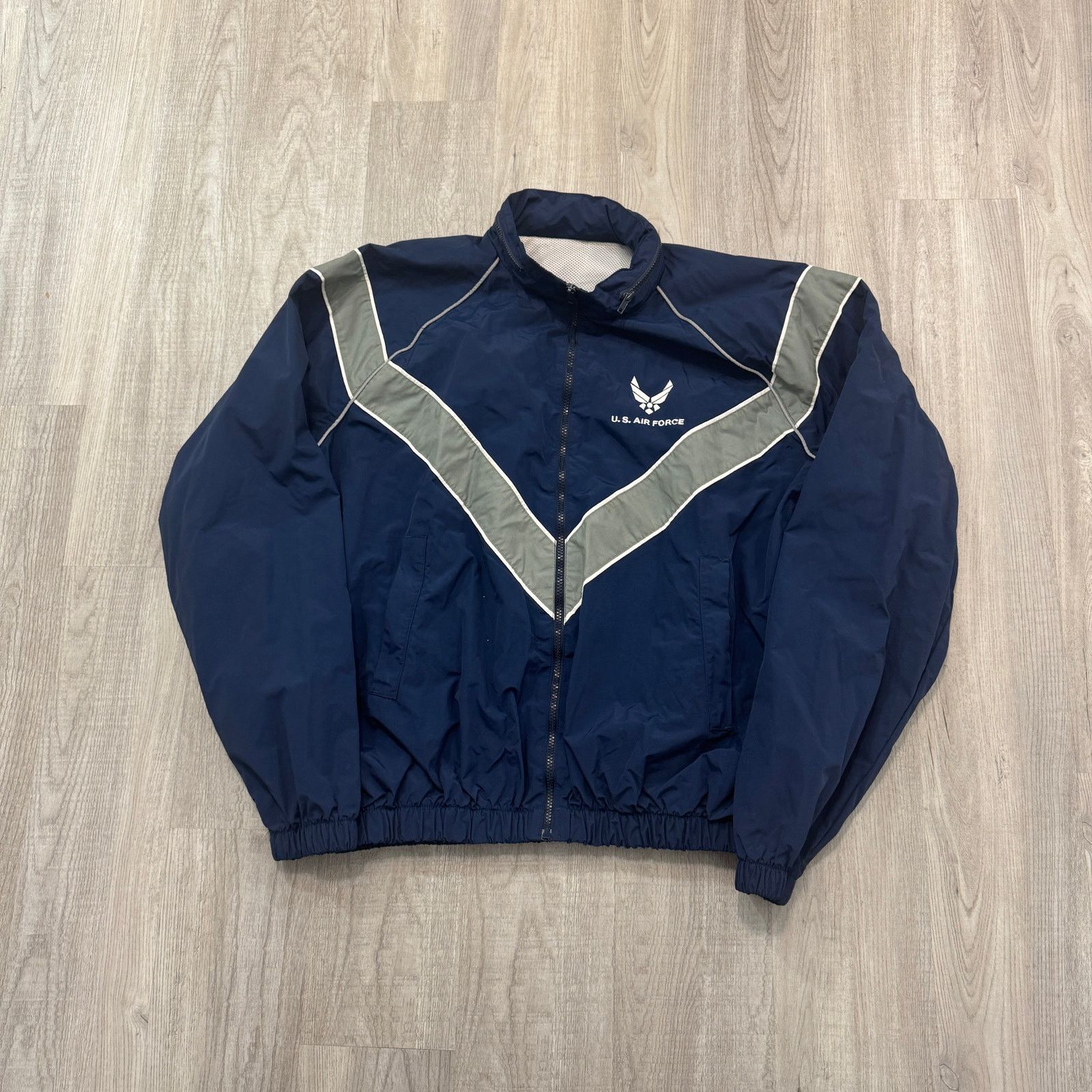 Vintage Vintage USAF Air Force Physical Fitness Training Windbreaker ...