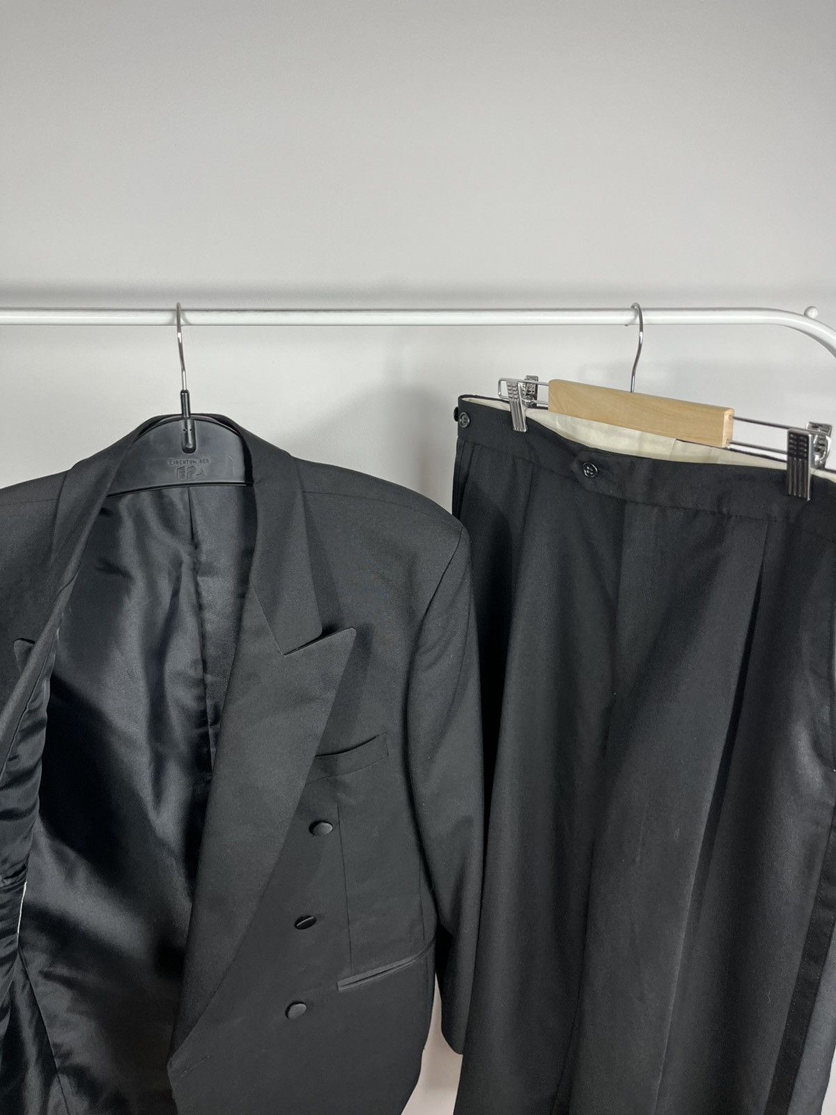 Other Black Tuxedo Suit Double Breasted Blazer Pants England 40R Size 40R - 9 Thumbnail