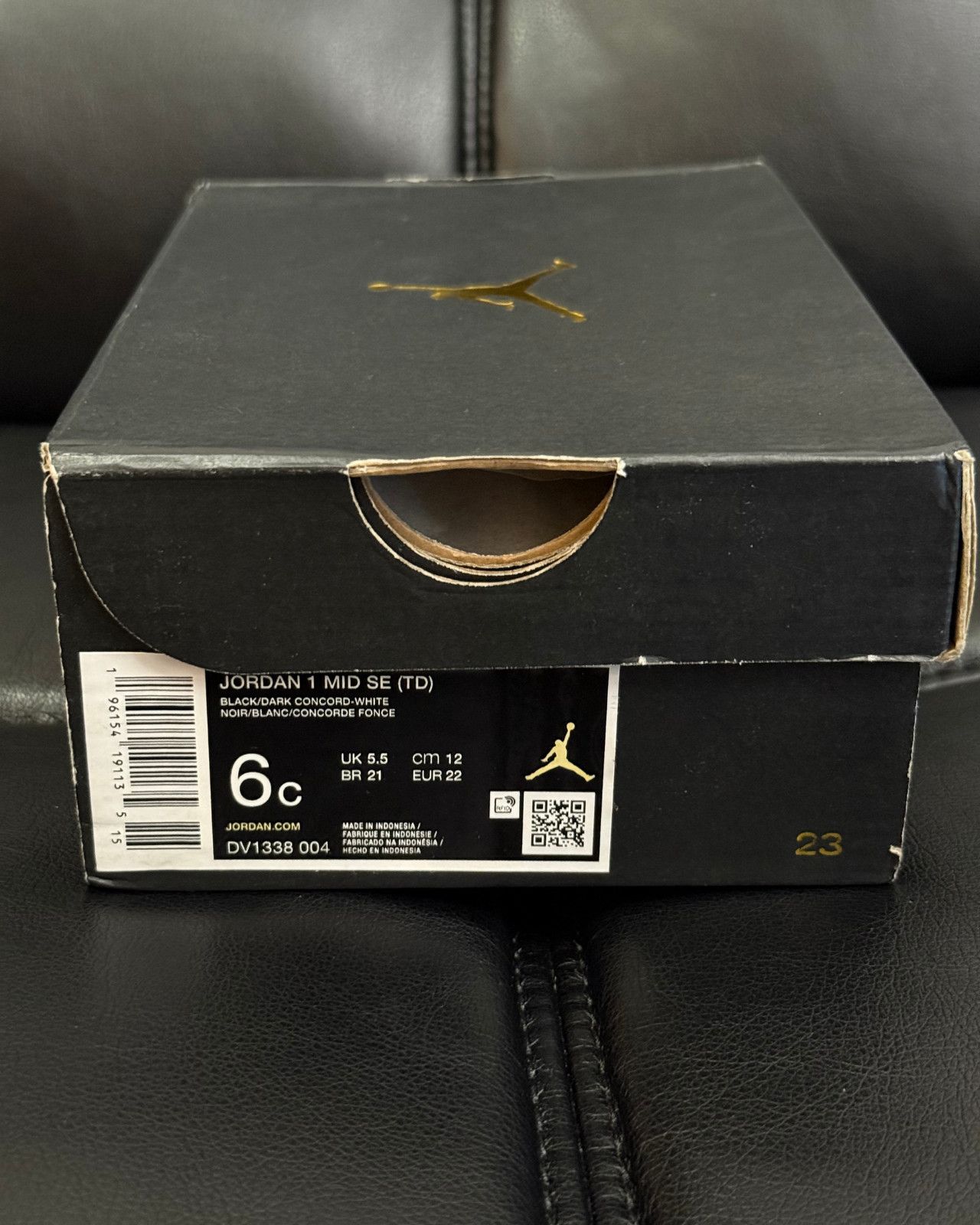 Jordan Brand Nike Jordan 1 Mid SE (TD) Black White Dark Concord - Size 6c Size US 6 / EU 39 - 9 Thumbnail