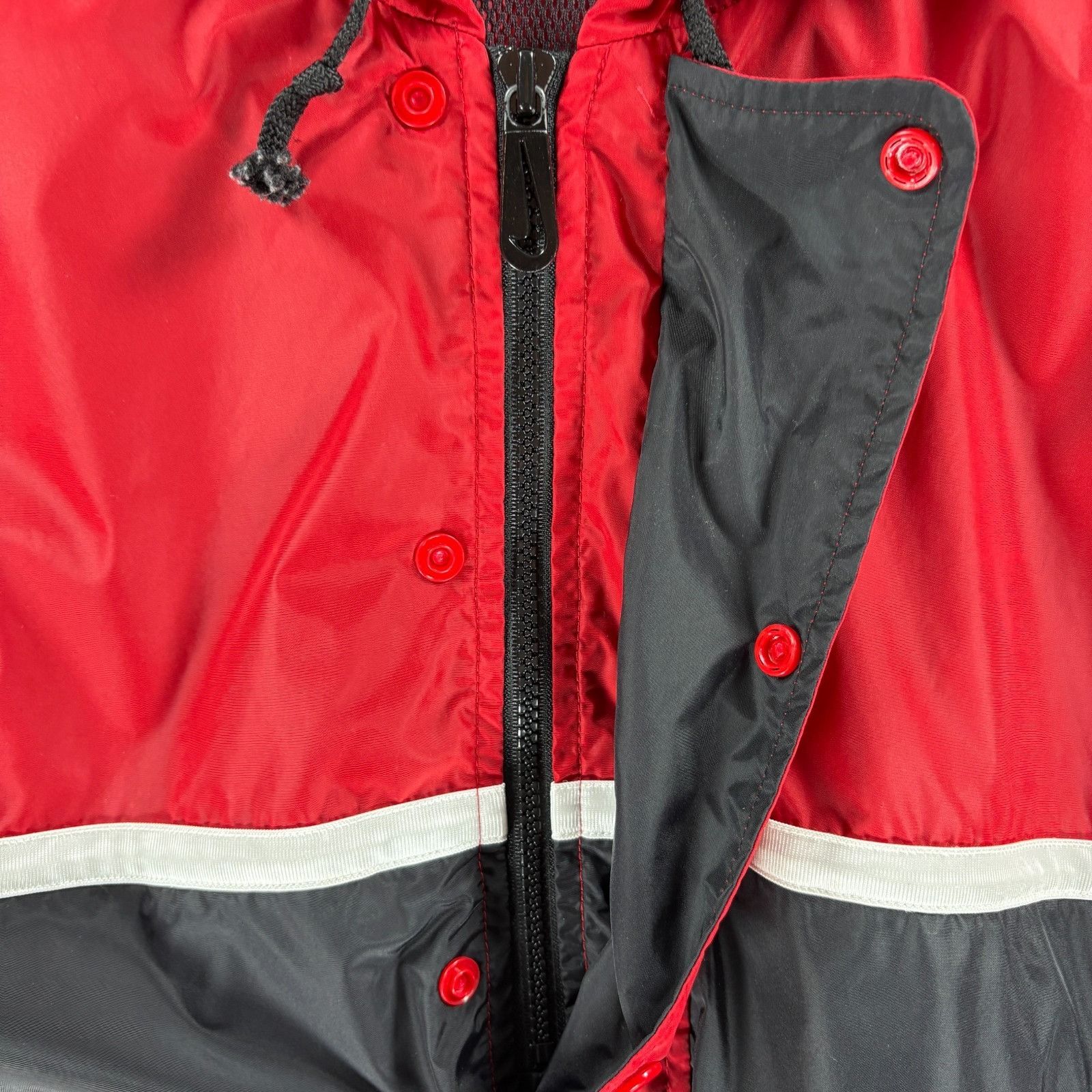 Nike Vintage Nike Red Black Hooded Pullover Windbreaker Jacket Me Size US M / EU 48-50 / 2 - 3 Thumbnail