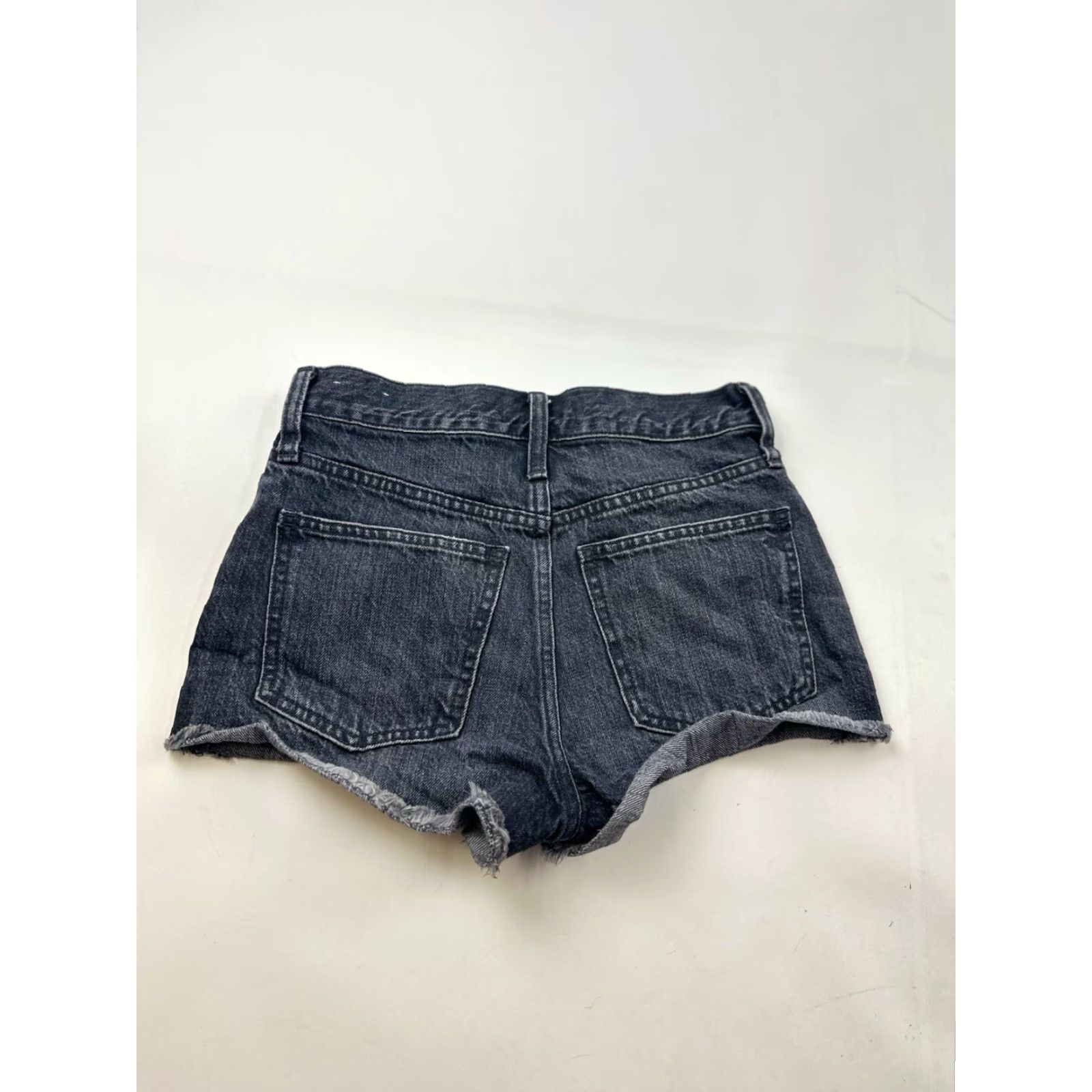 Madewell Madewell Shorts Women’s 23 Black Cut-Off Denim Relaxed Mid Rise 100% Cotton Pockets Casual Beach Travel Walking Girls Mens? Size 40" / US 18 - 2 Thumbnail
