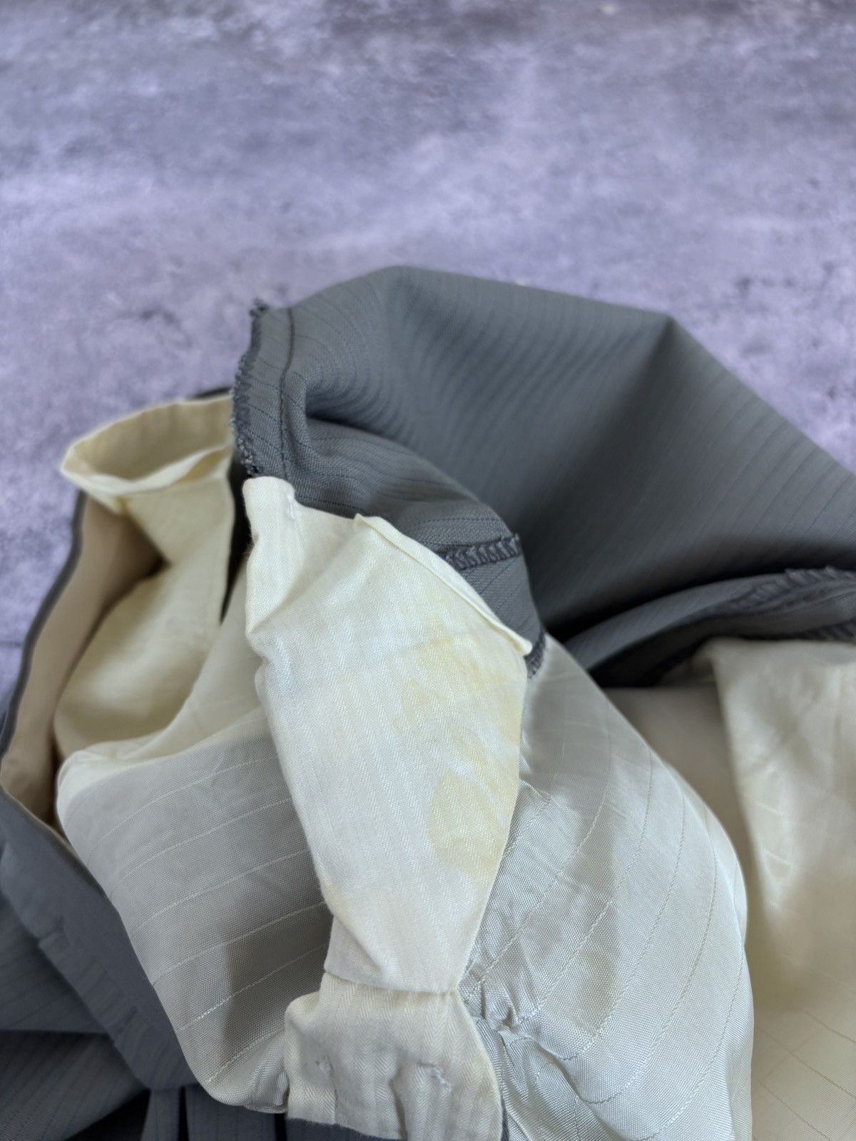 Corneliani Corneliani Men’s Vintage 2-Piece Grey Pinstripe Wool Suit Size 38R - 19 Thumbnail