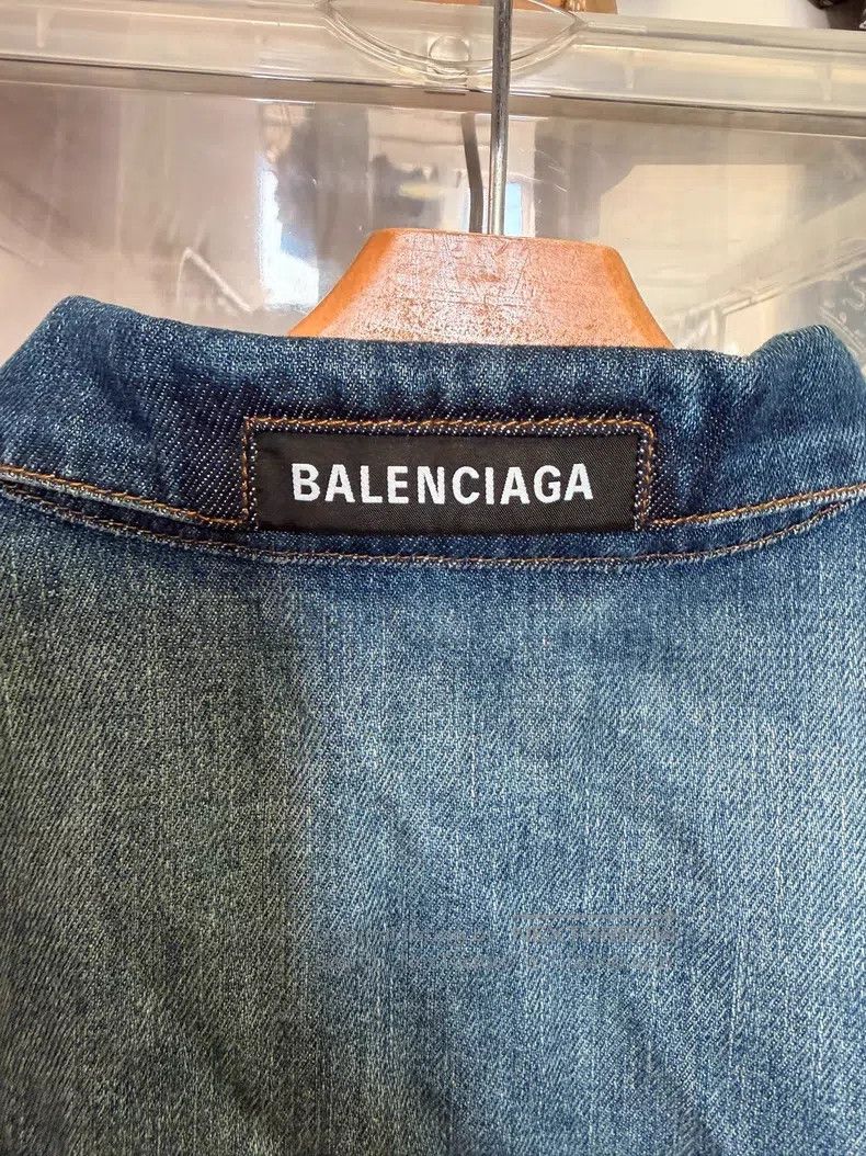 Balenciaga Balenciaga Oversized Washed Denim Shirt Short Sleeve Size US M / EU 48-50 / 2 - 4 Thumbnail