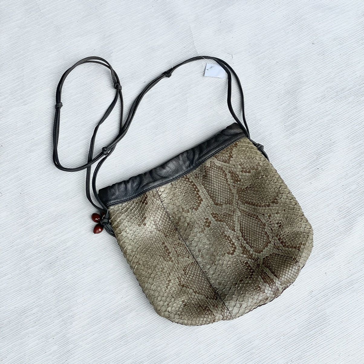 Leather Snake Skin Printed Leather Drawstring Sling Bag Size ONE SIZE - 3 Thumbnail