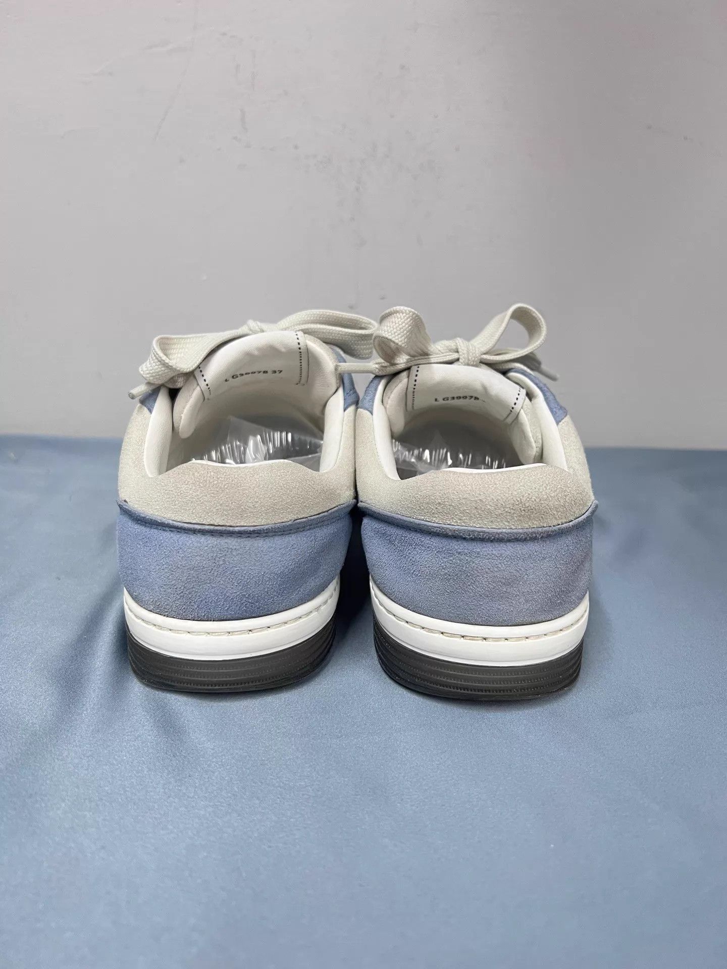 Chanel Chanel 23P White Blue Low-Top Sneaker 37 BF5017 Size US 6.5 / IT 36.5 - 3 Thumbnail