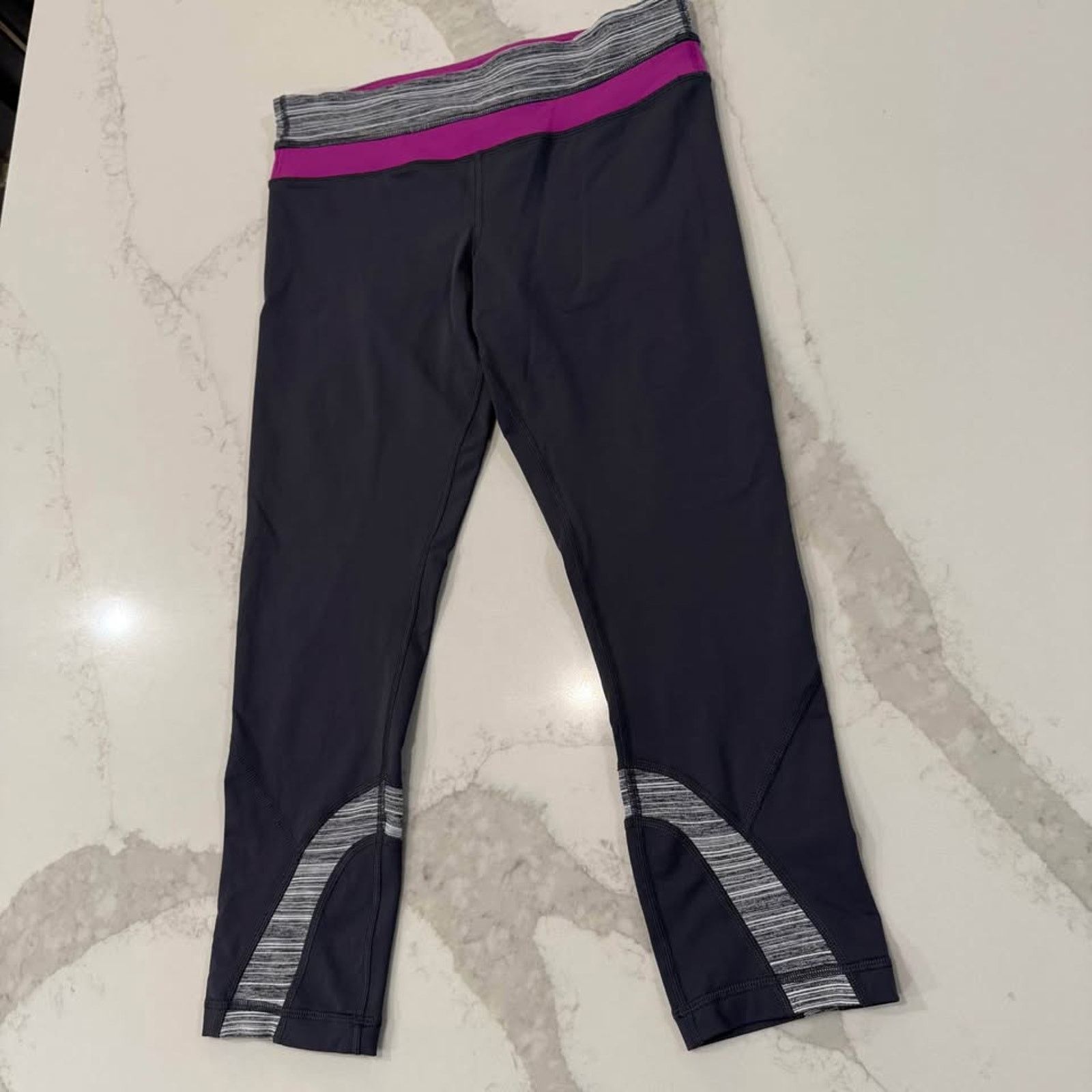 Lululemon Lululemon Run Inspire Crop II Leggings Women's 8 Gray/Purple Size 30" / US 8 / IT 44 - 2 Thumbnail