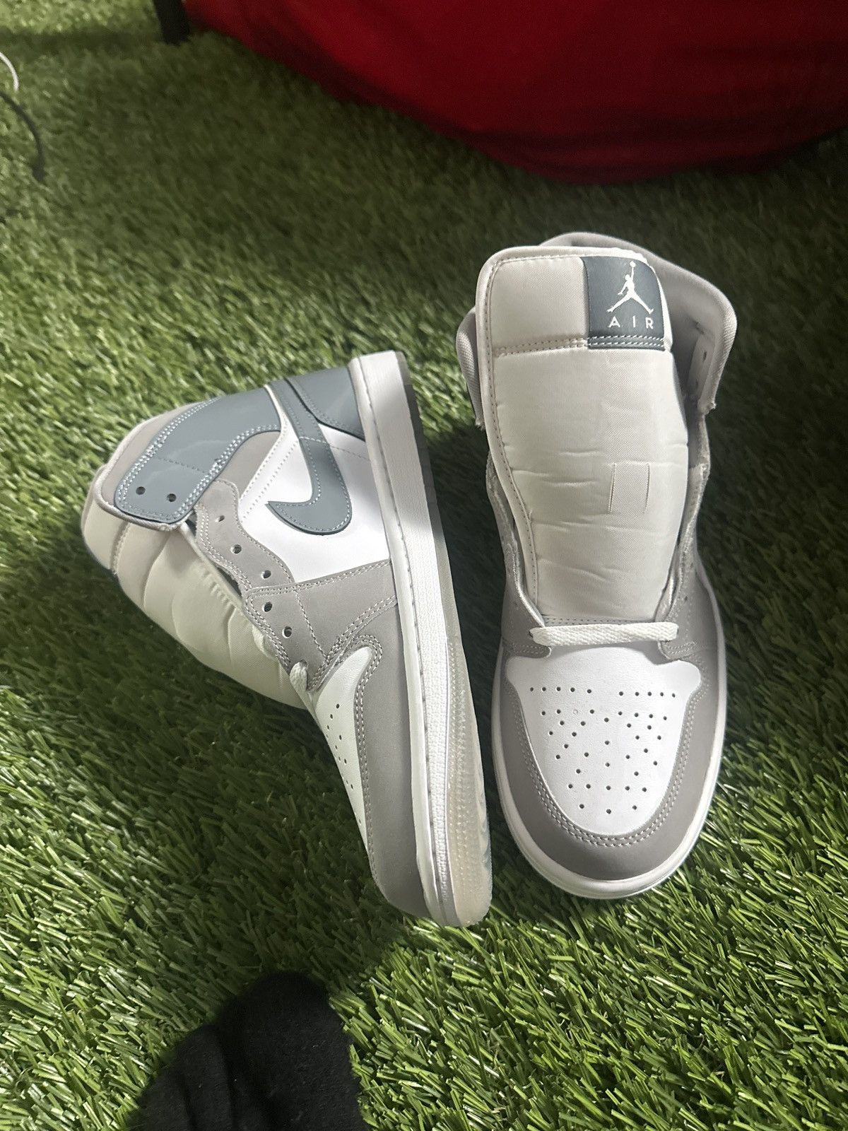 Jordan Brand Jordan 1 Mid SE GREY Size US 9 / EU 42 - 7 Thumbnail