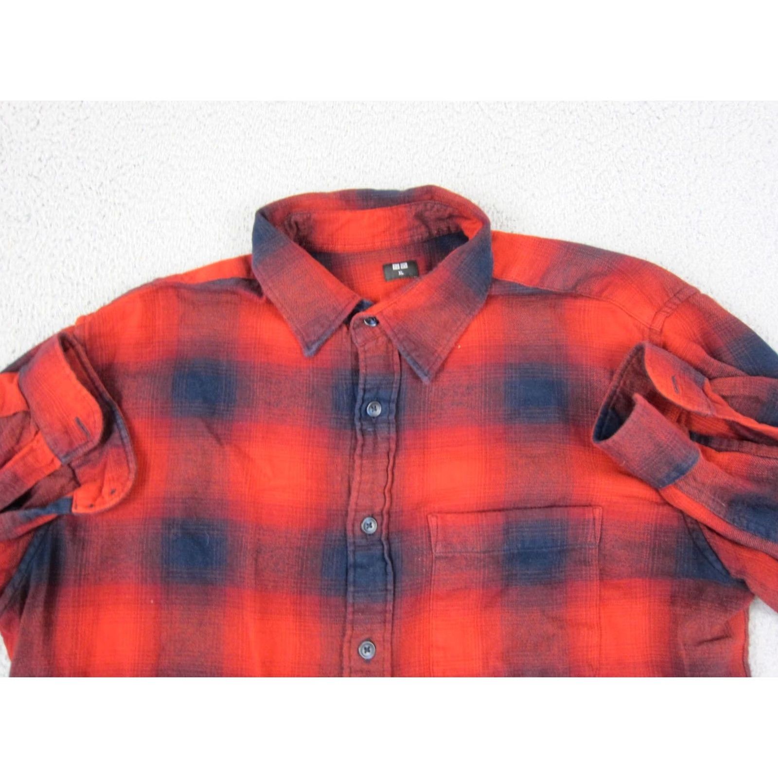Uniqlo VINTAGE Uniqlo Shirt Mens XL Red Black Plaid Button Up Flannel Shadow Size US XL / EU 56 / 4 - 2 Thumbnail