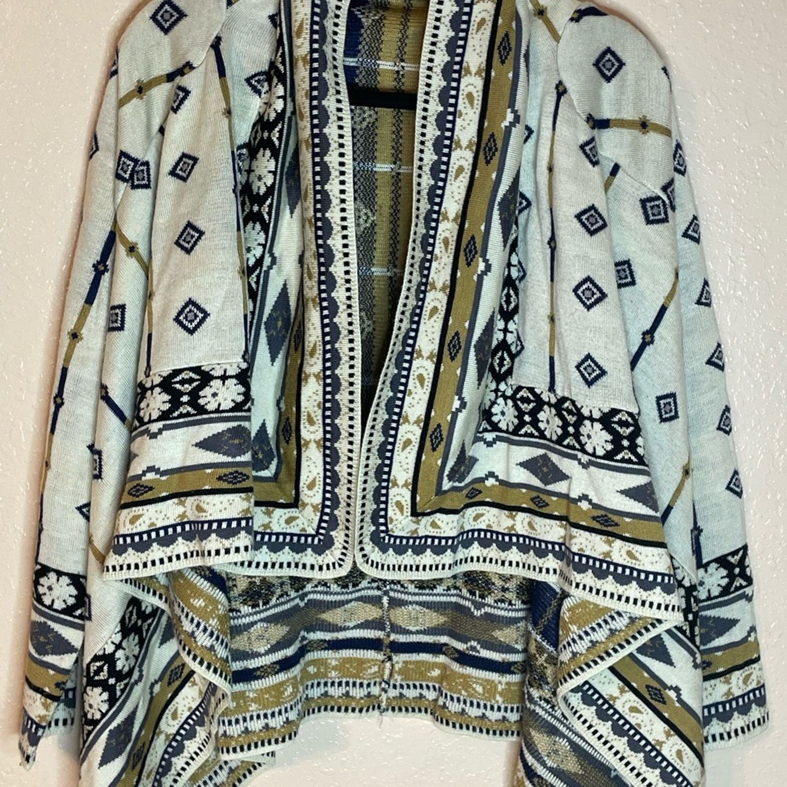 Other Like New Sweater Cardigan by Freeway Size S Size L / US 10 / IT 46 - 2 Thumbnail