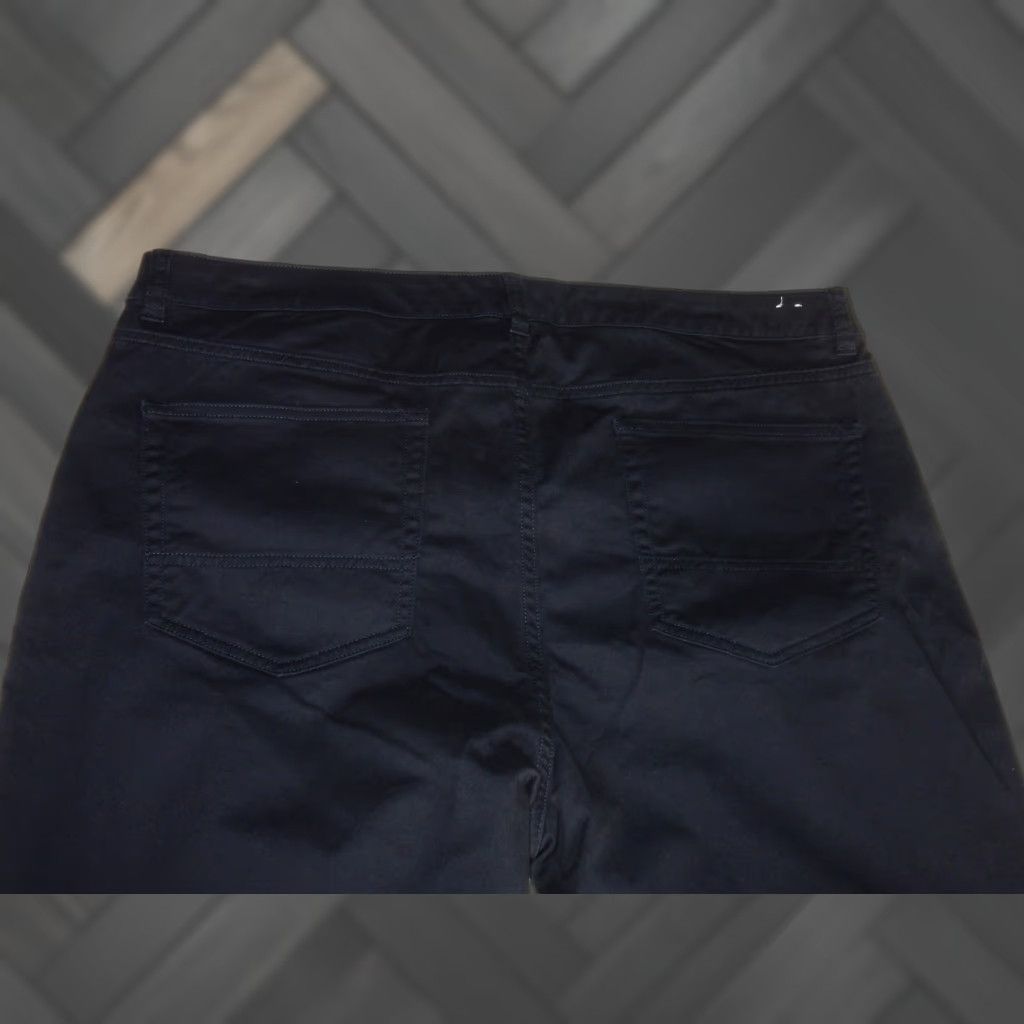 UNTUCKit VINTAGE UNTUCKit Men’s Jeans Size 38x32 Blue Straight Fit Mens Size US 38 / EU 54 - 1 Thumbnail