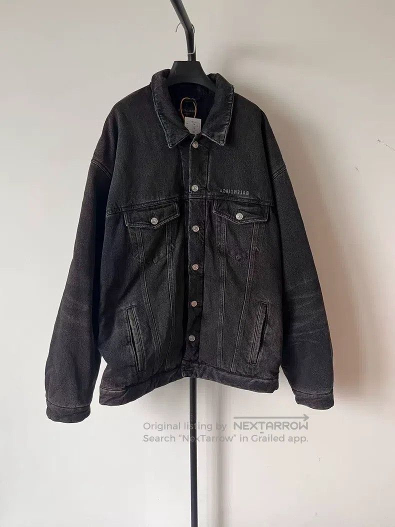 Balenciaga Balenciaga Distressed Logo Printed Lapel Casual Loose Fit Size US S / EU 44-46 / 1 - 1 Thumbnail