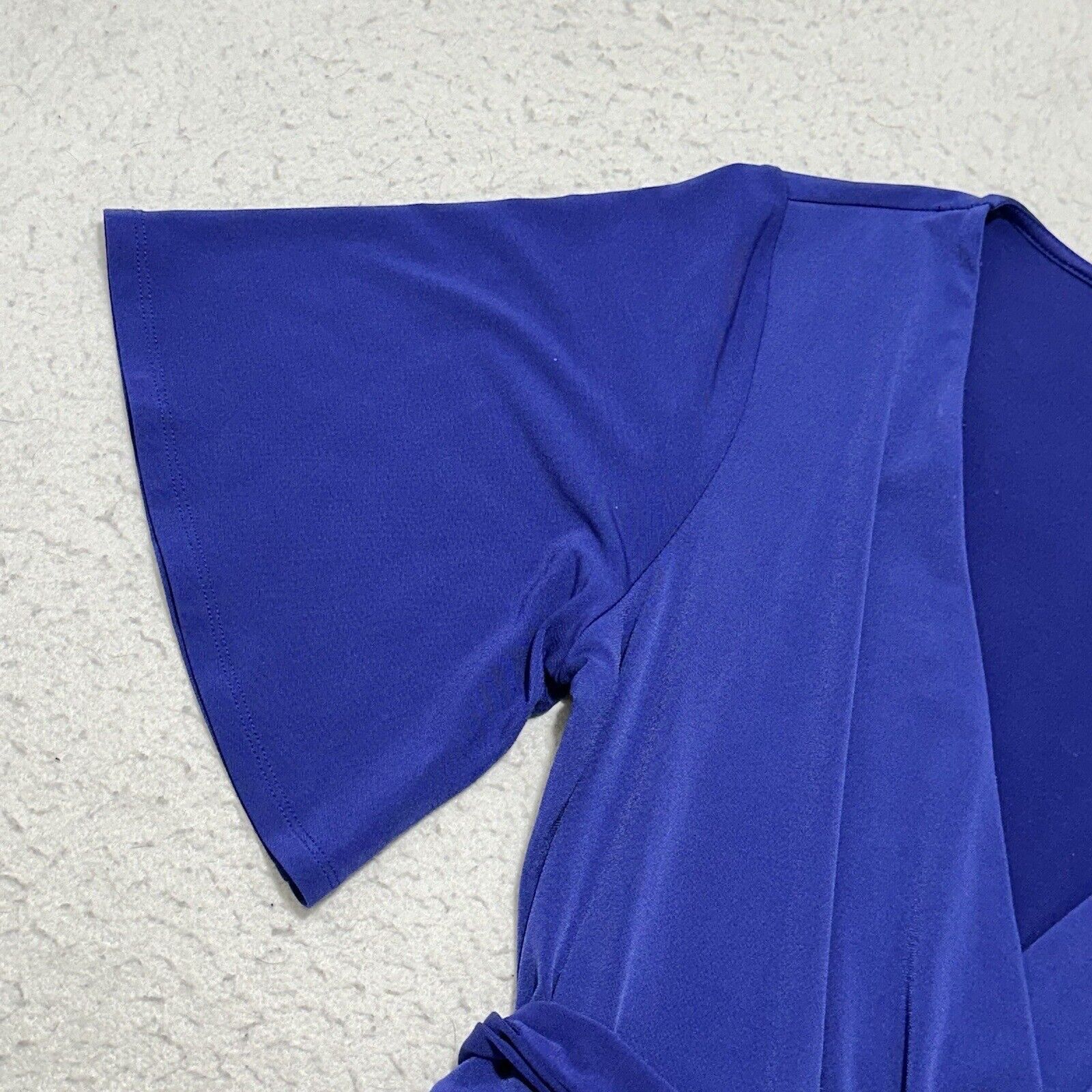 Express Express XS V-Neck Wrap Romper Short Sleeve 2" Inseam Tie Size 26" / US 2 / IT 38 - 6 Thumbnail