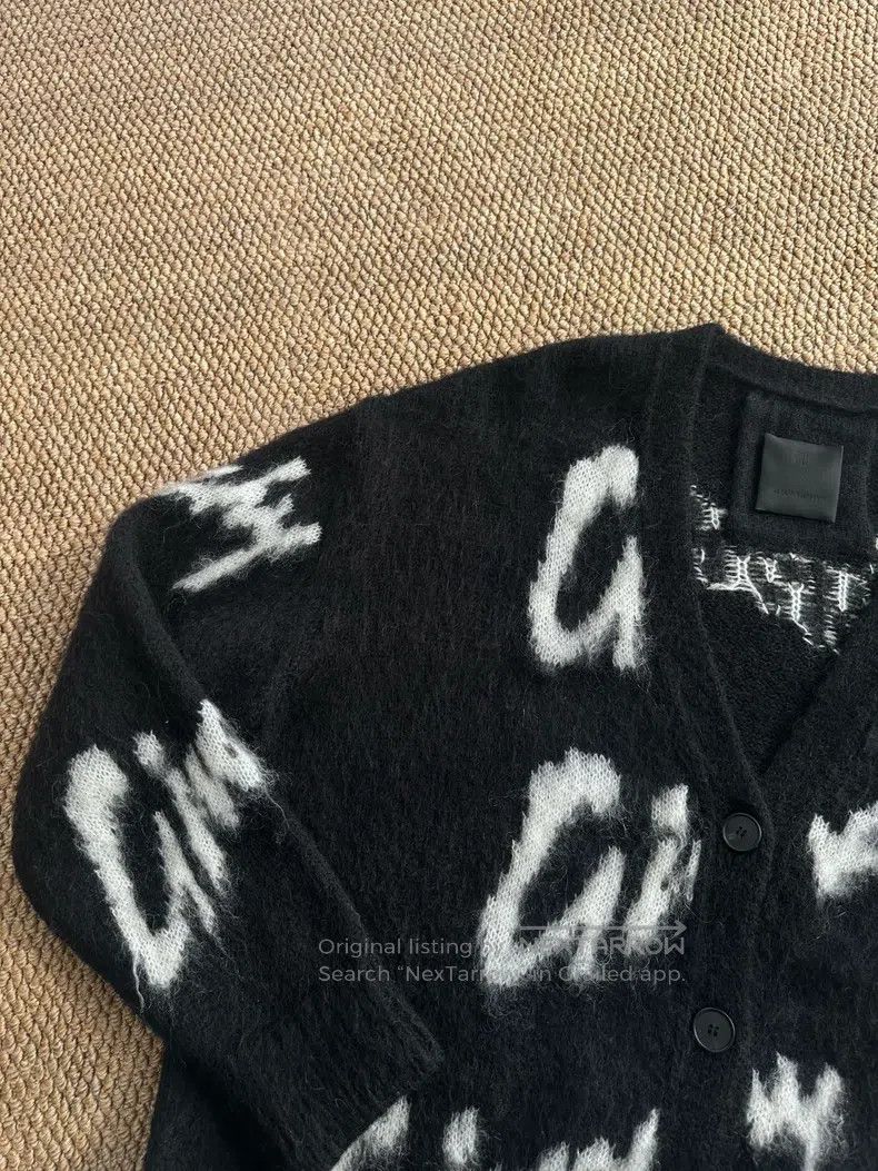Givenchy Givenchy Mohair Logo printed V-neck single-breasted long-s Size US M / EU 48-50 / 2 - 6 Thumbnail