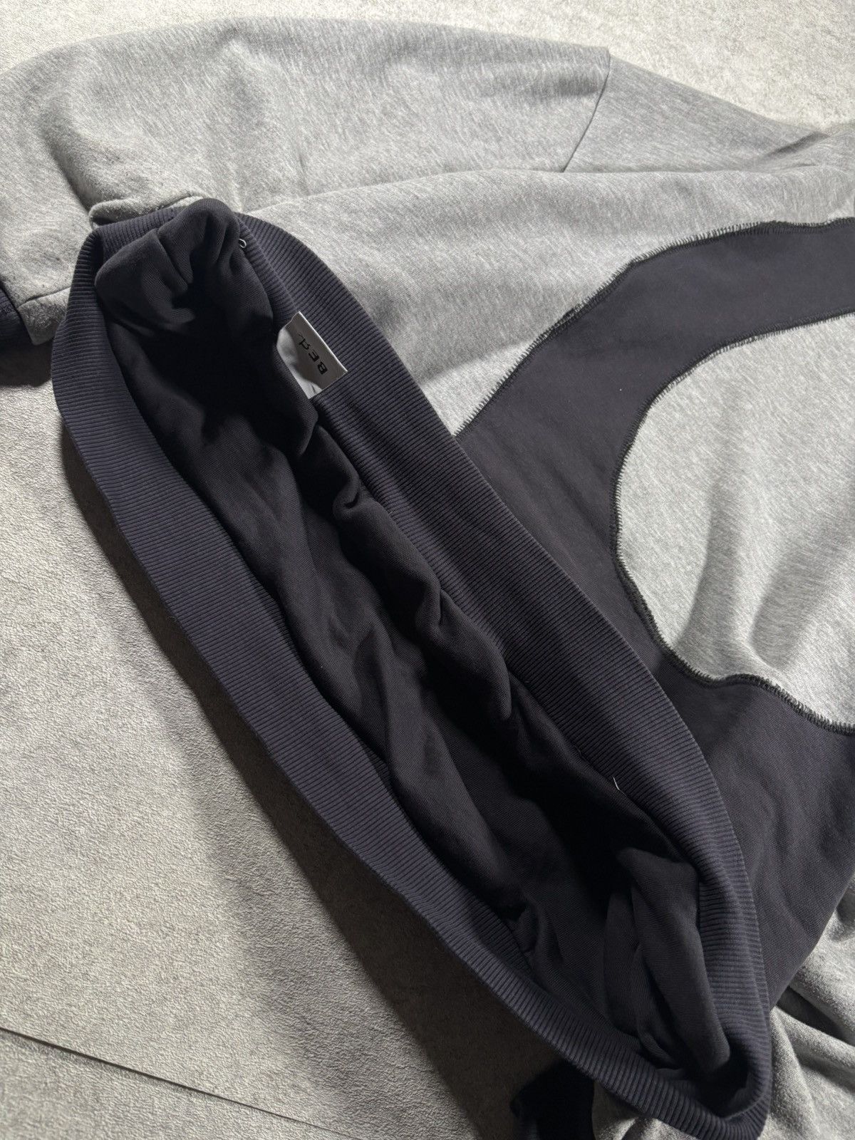 If Six Was Nine A COLD WALL type Avantgarde Curved Hoodie Fit Yeezy Gap Size US L / EU 52-54 / 3 - 4 Thumbnail