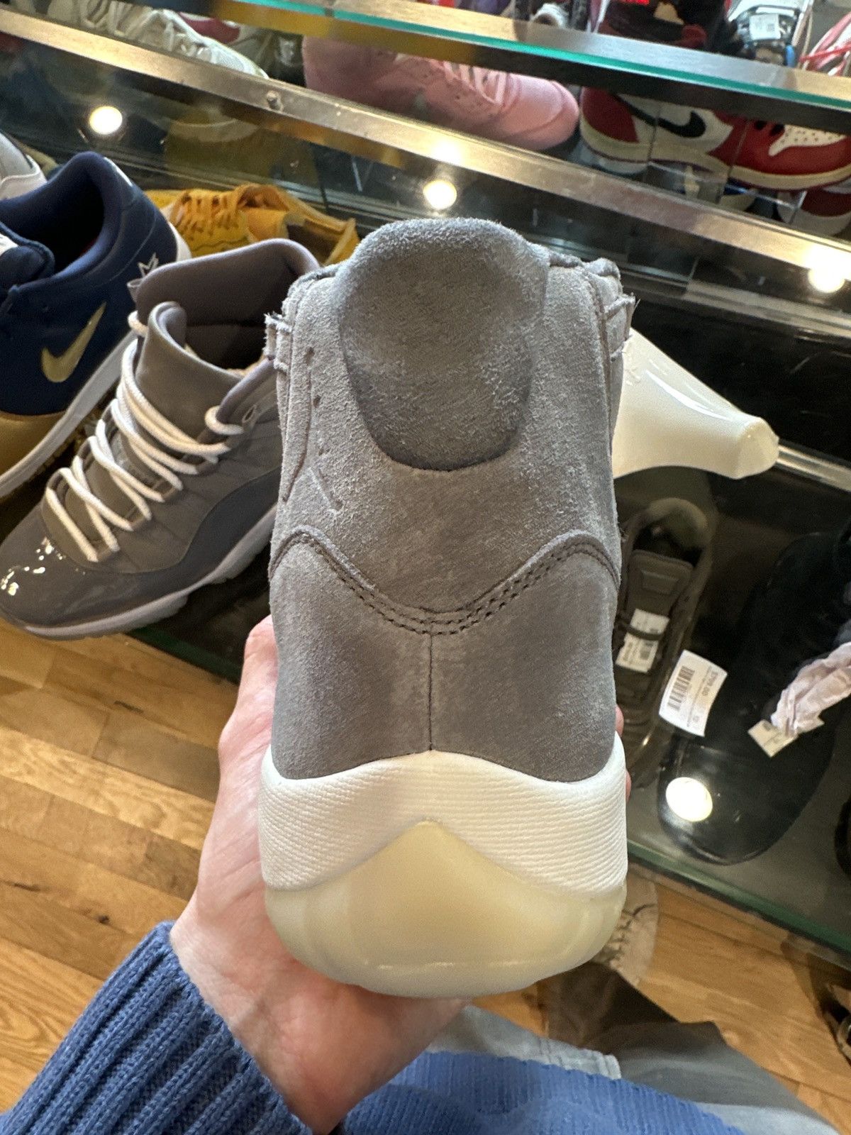 Jordan Brand Jordan 11 Retro Pinnacle Grey Suede DS OG Size 12 Size US 12 / EU 45 - 7 Thumbnail
