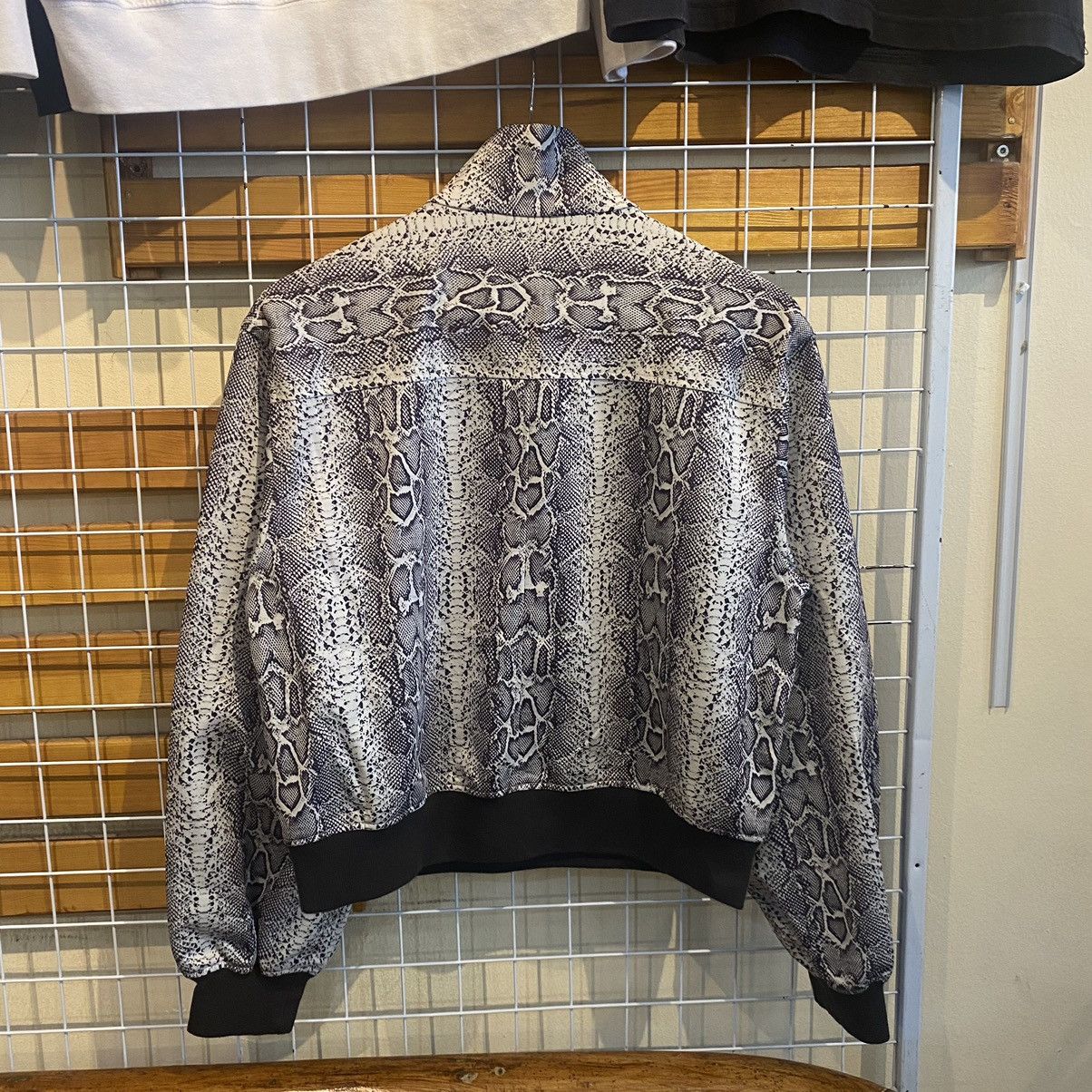 G.V.G.V. × Japanese Brand GVGV Japanese Brand Snakeskin Design Half Zipper Sweaters Size US XS / EU 42 / 0 - 2 Thumbnail