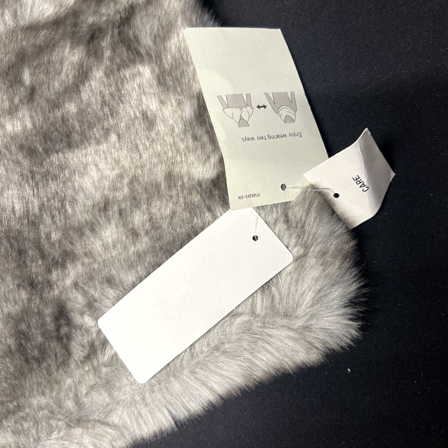 Uniqlo VINTAGE Uniqlo Scarf OS NWT Cream Acrylic Wool Faux Fur Snood Women’s Size ONE SIZE - 2 Thumbnail