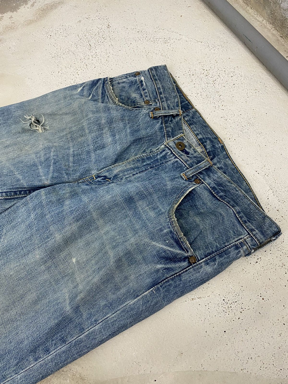 Japanese Brand × Levi's Levis 502 Denim Straight Cut Loose Fit Distressed Size US 32 / EU 48 - 7 Thumbnail