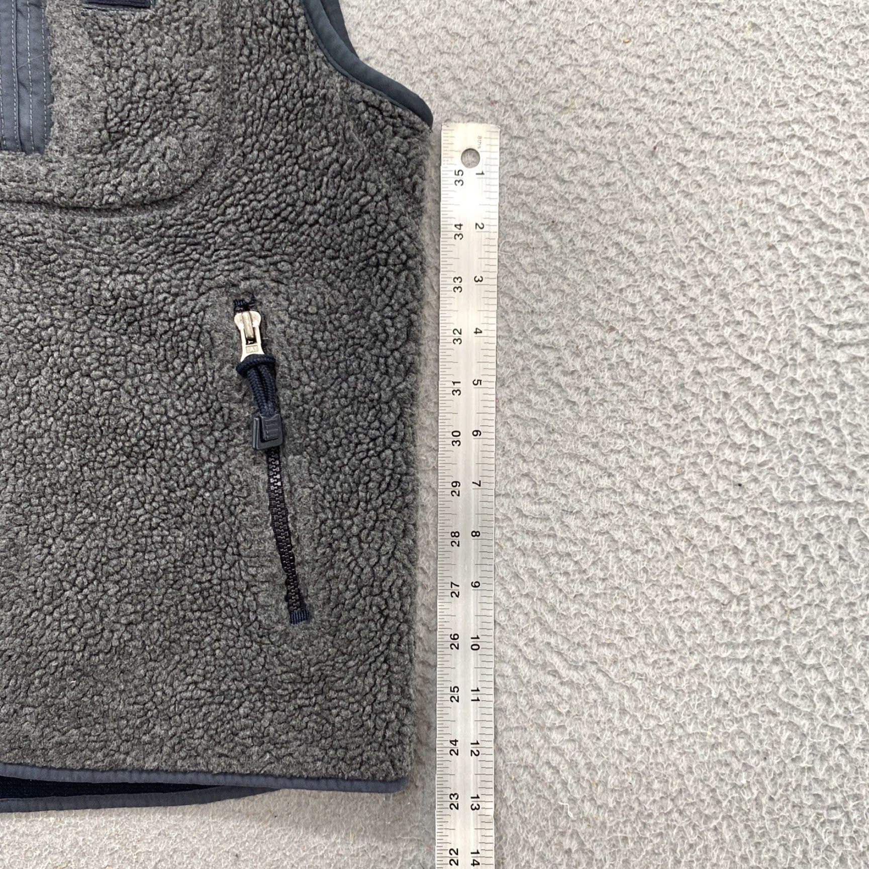 Abercrombie & Fitch Y2K Abercrombie & Fitch Gray Sherpa Full Zip Vest Women’s M Size M / US 6-8 / IT 42-44 - 7 Thumbnail