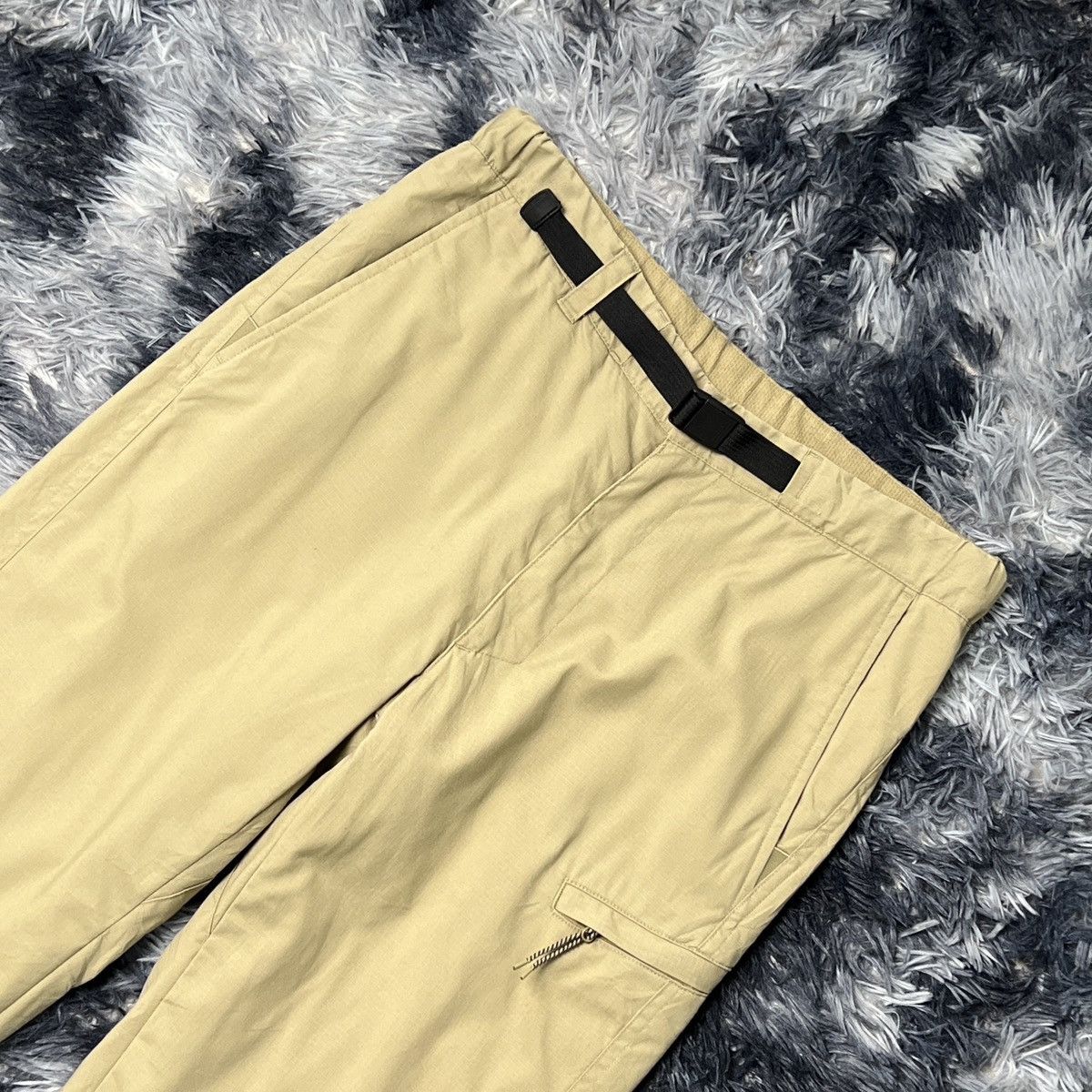 Uniqlo Uniqlo Heattech Outdoor Cargo Pants Size US 30 / EU 46 - 3 Thumbnail